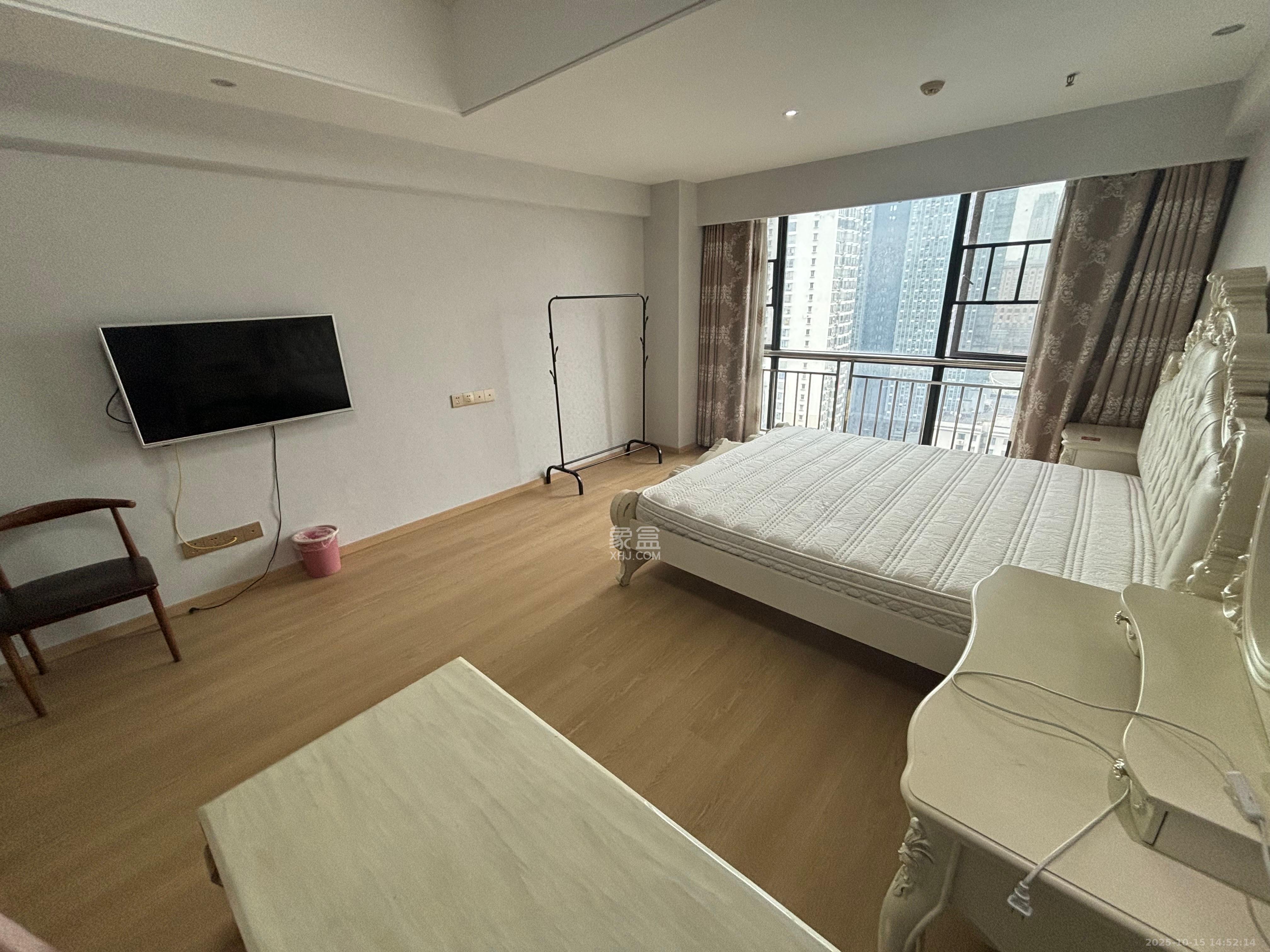 五一钻界  1室1厅1卫    2000.0元/月室内图