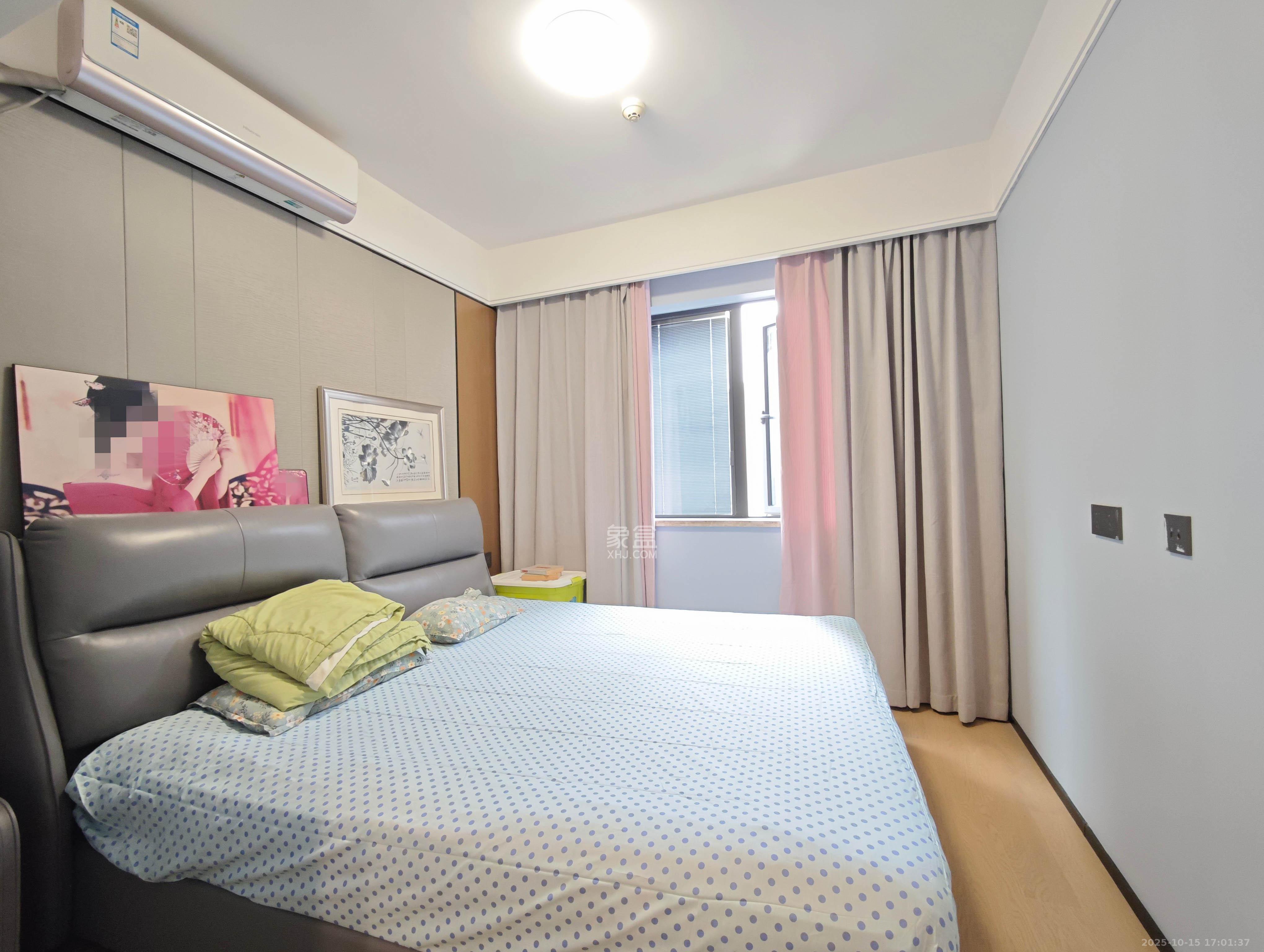 万科魅力之城天阔里  3室1厅2卫    105.0万卧室