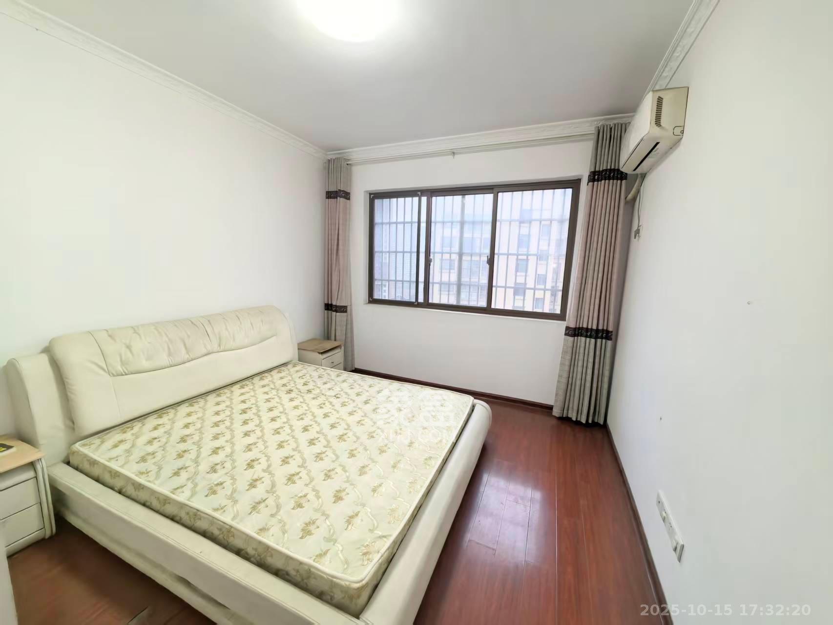 四季星城  3室2厅1卫    1400.0元/月室内图