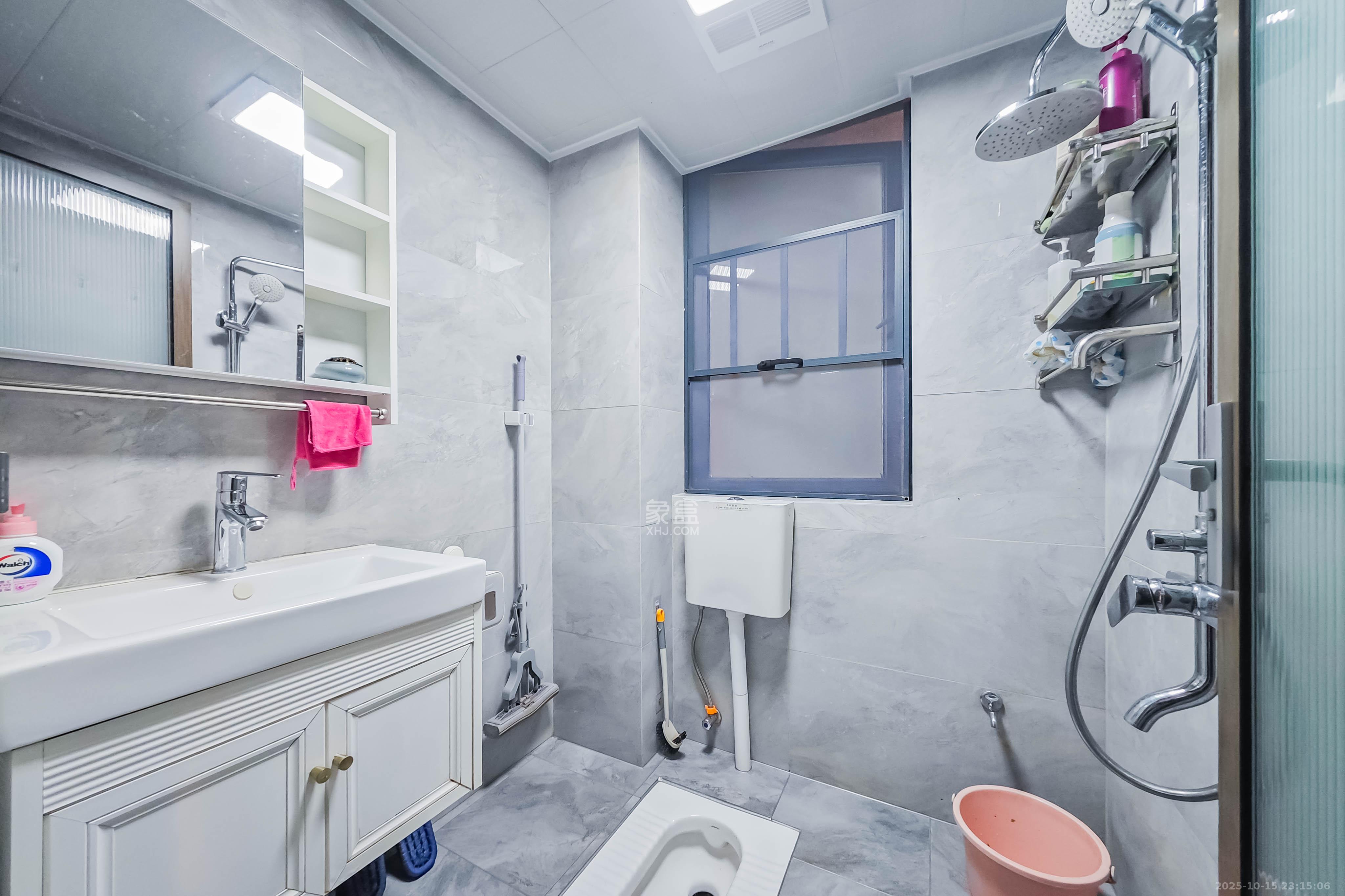 半山壹号  4室2厅2卫    140.0万 半山壹号  4室2厅2卫    140.0万其他