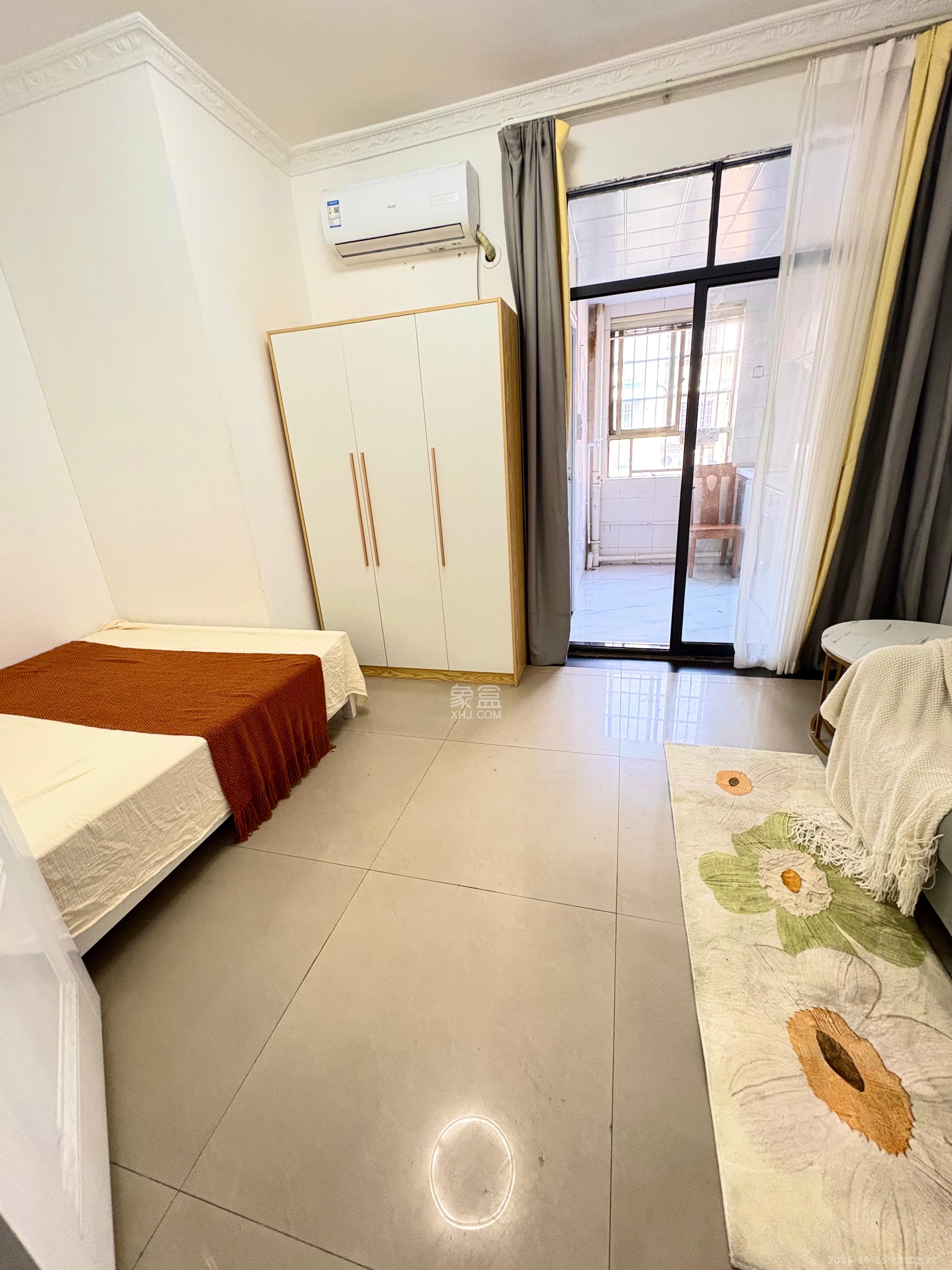 后湖小区  1室1厅1卫    1200.0元/月室内图