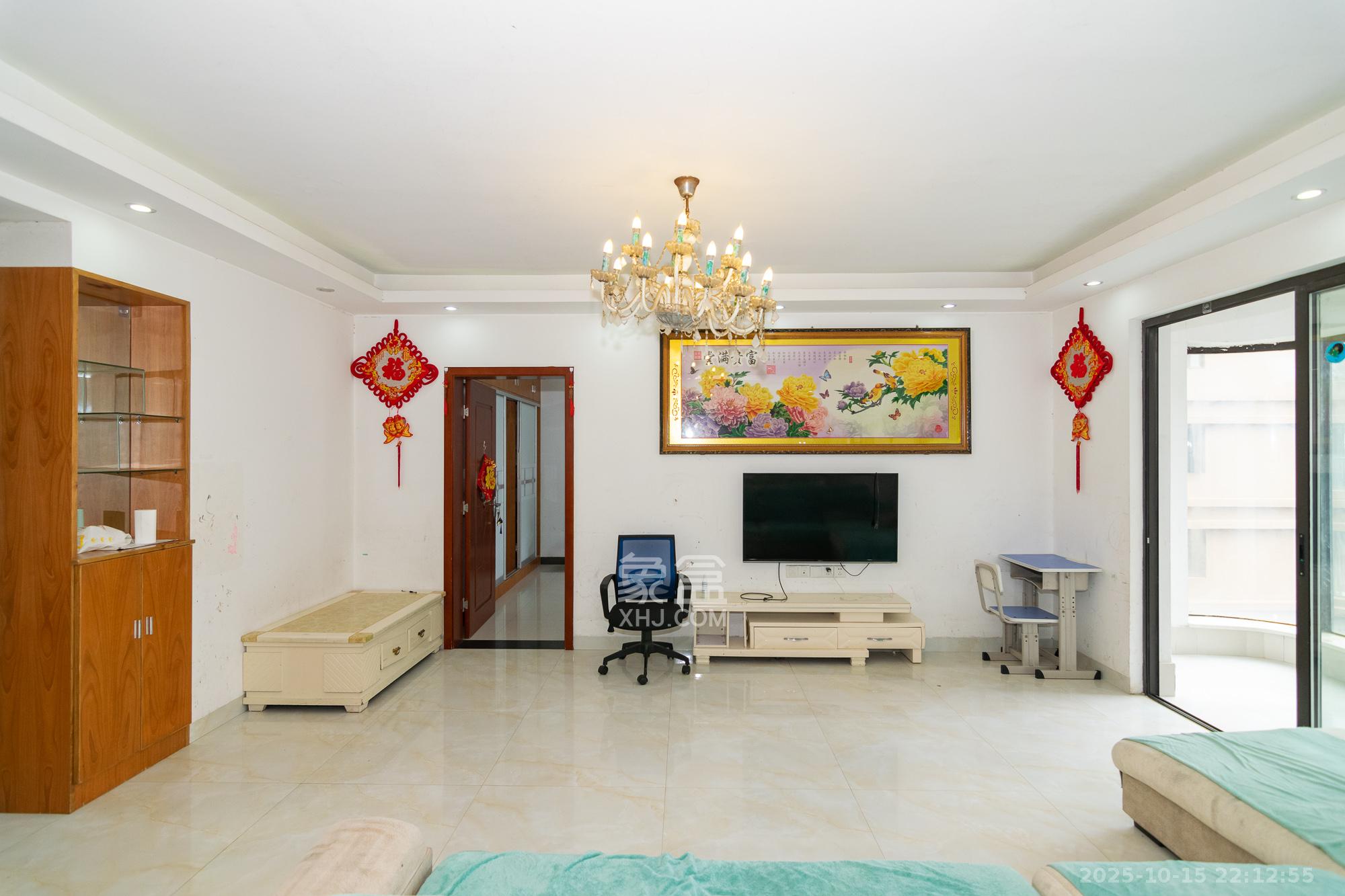 润和紫郡一期 4室2厅1卫 78.0万 润和紫郡一期 4室2厅1卫 78.0万客厅