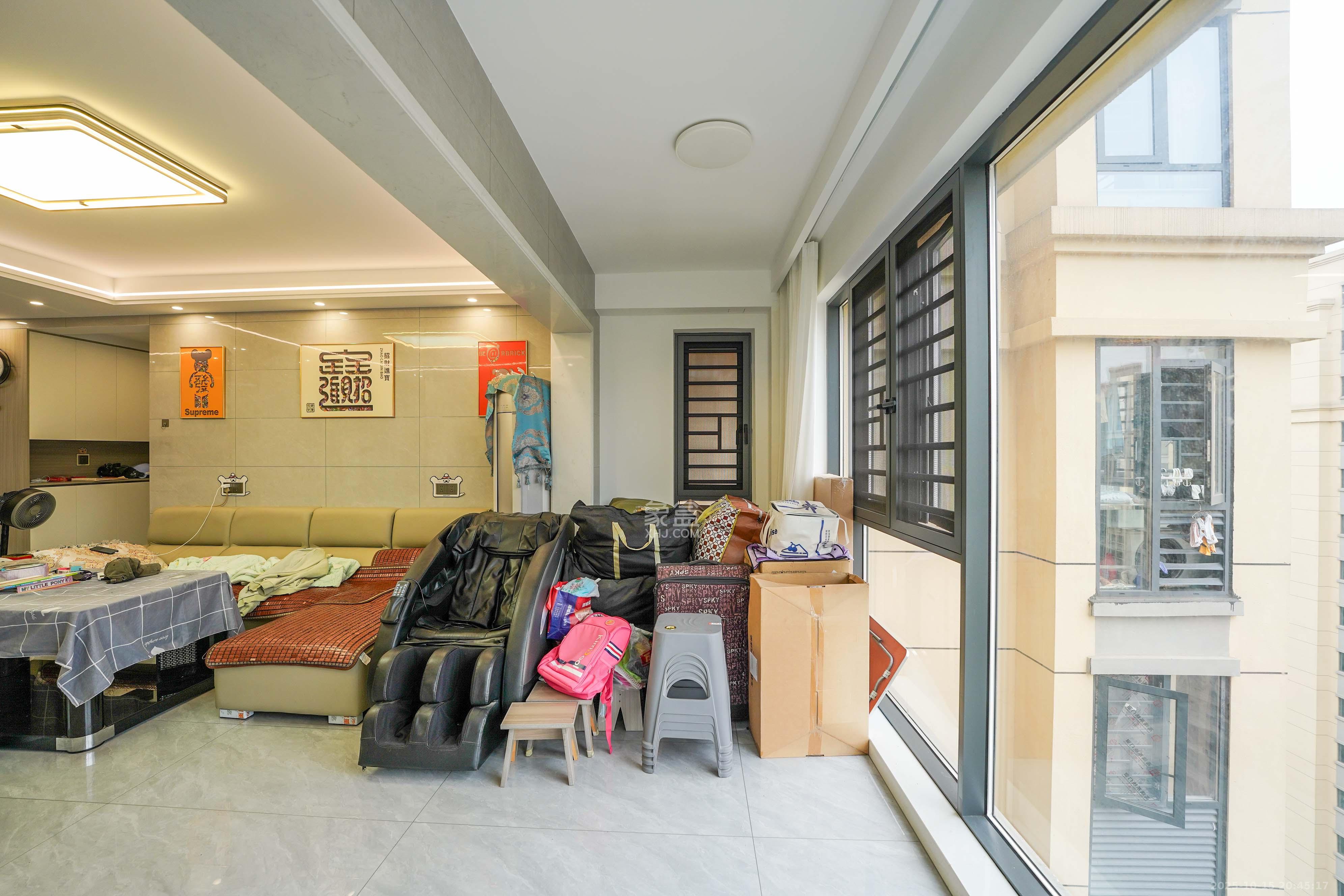 丽发新城  5室2厅2卫    145.0万 丽发新城  5室2厅2卫    145.0万阳台