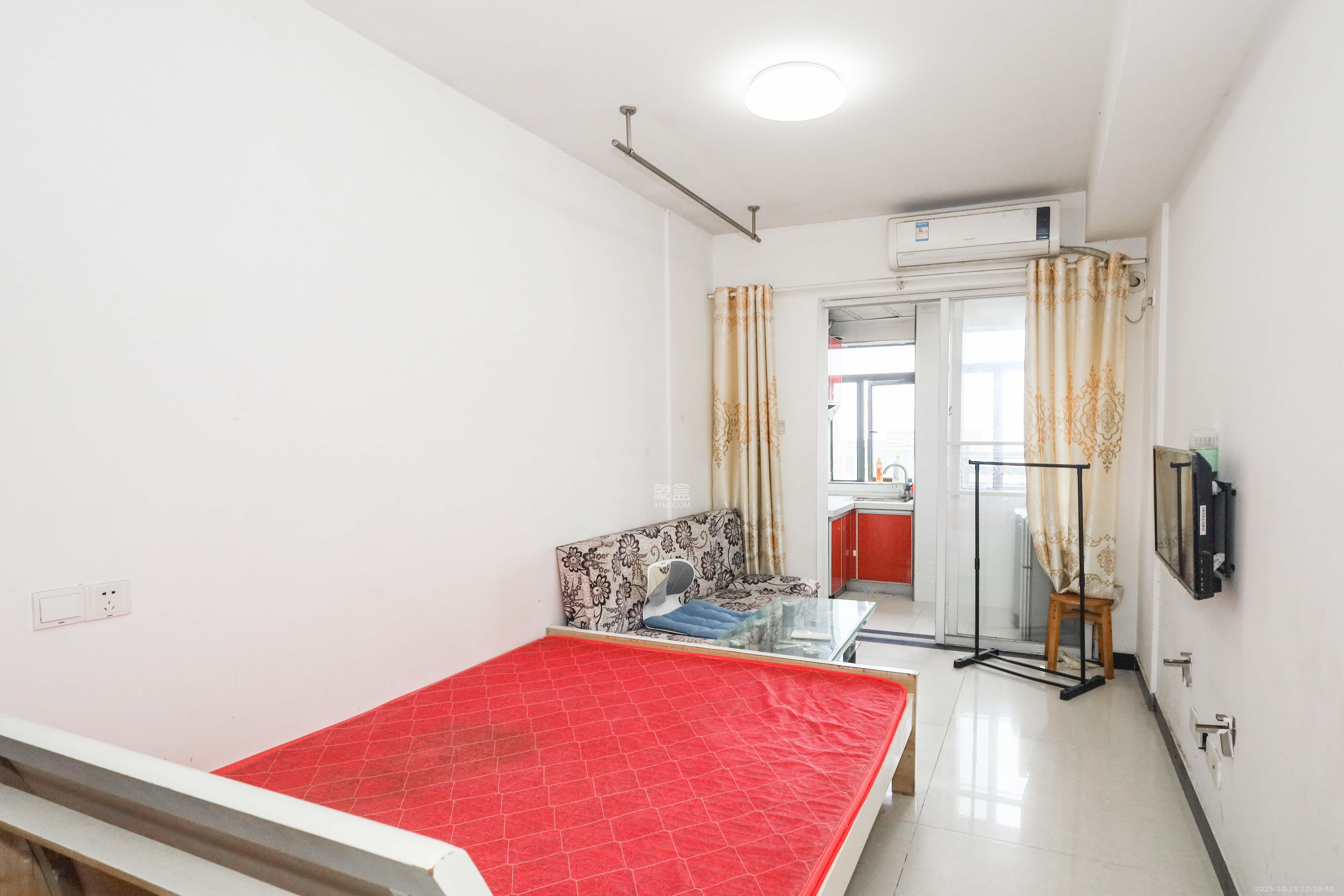 保利麓谷林语I区  1室1厅1卫    18.5万 保利麓谷林语I区  1室1厅1卫    18.5万客厅