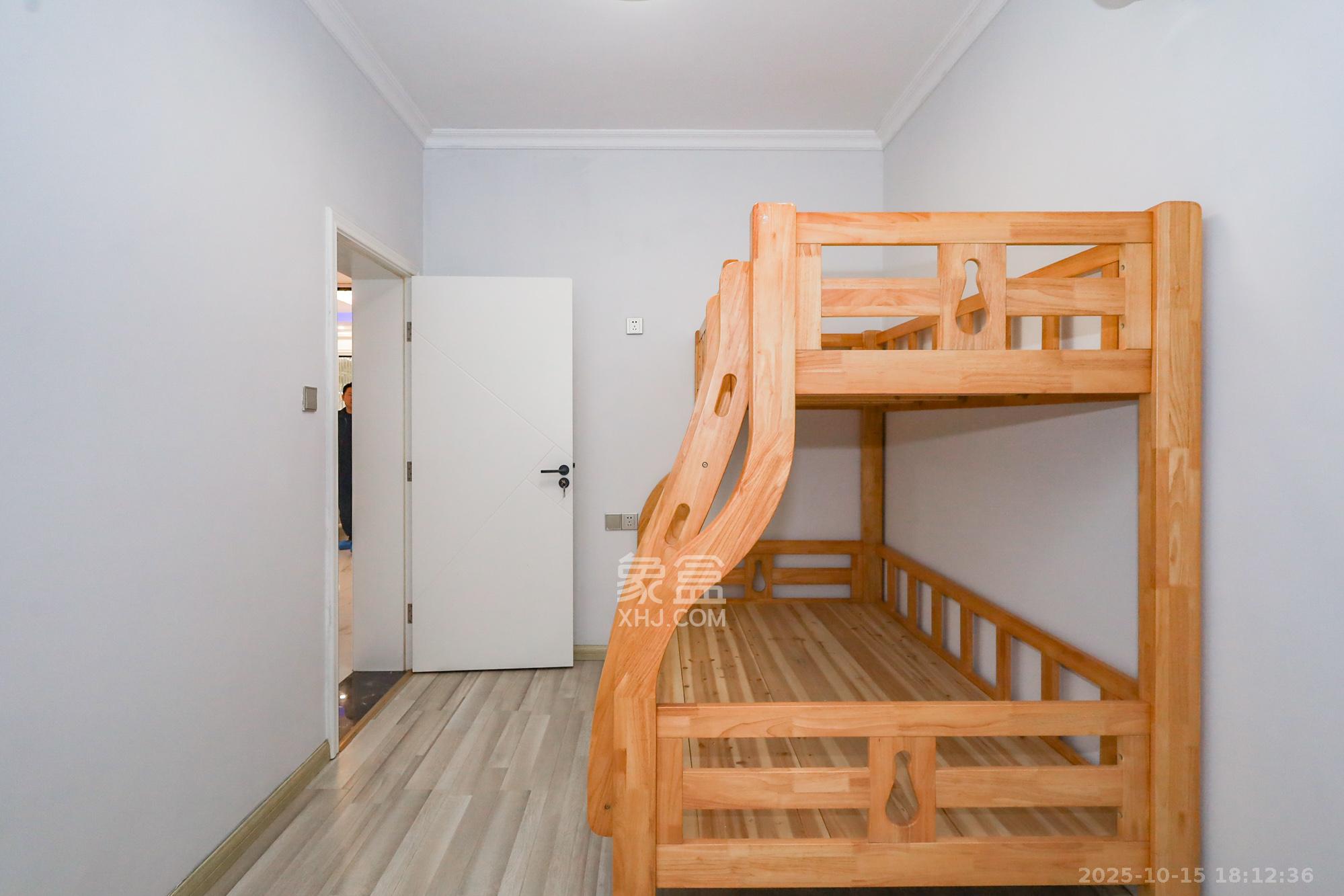 枫林绿洲  2室2厅1卫    68.8万卧室