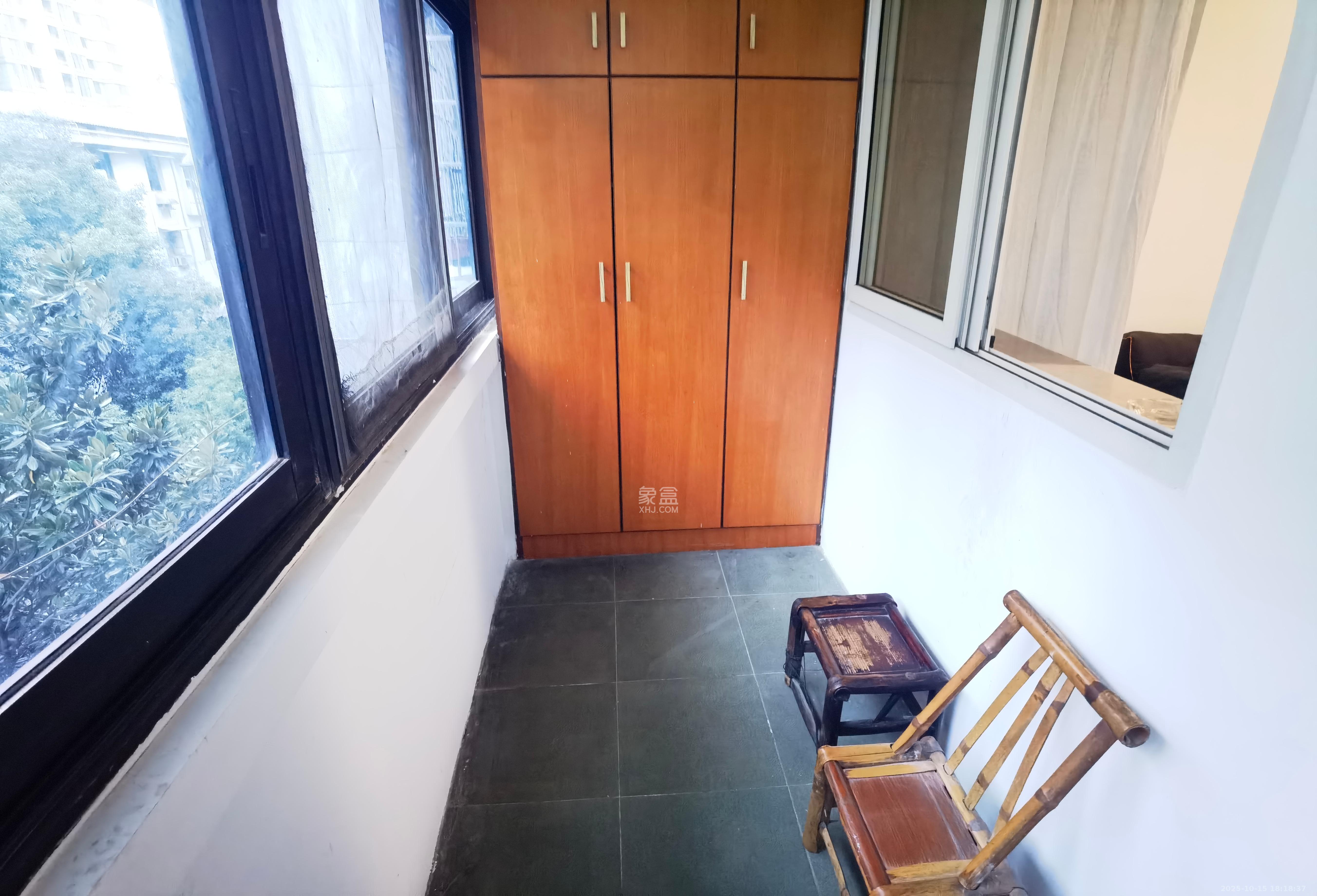 中国水电八局宿舍  3室2厅1卫    2100.0元/月 中国水电八局宿舍  3室2厅1卫    2100.0元/月室内图