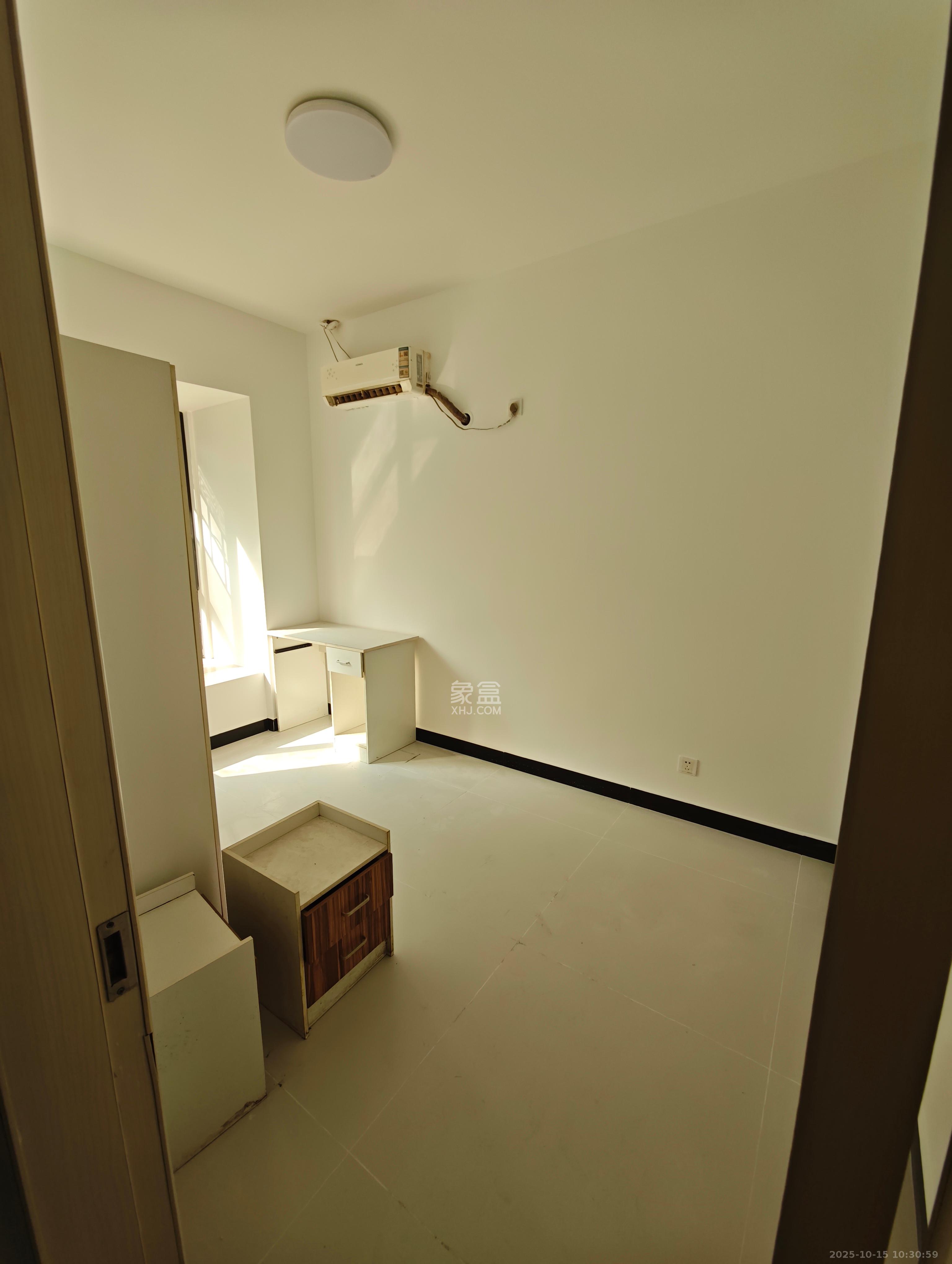 恒基凯旋门一二期  2室2厅1卫    1600.0元/月室内图