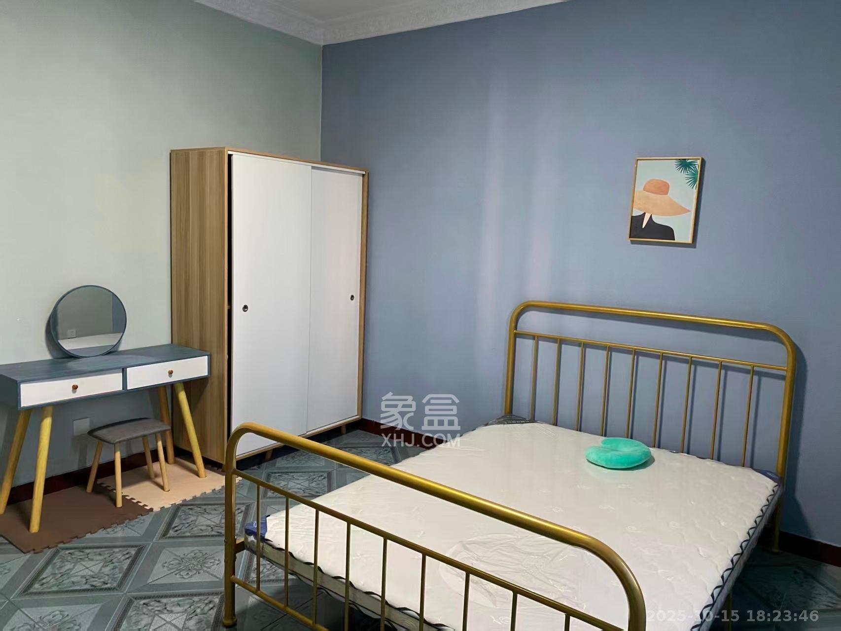 河西布市（望城坡布市）  4室2厅2卫    2200.0元/月室内图