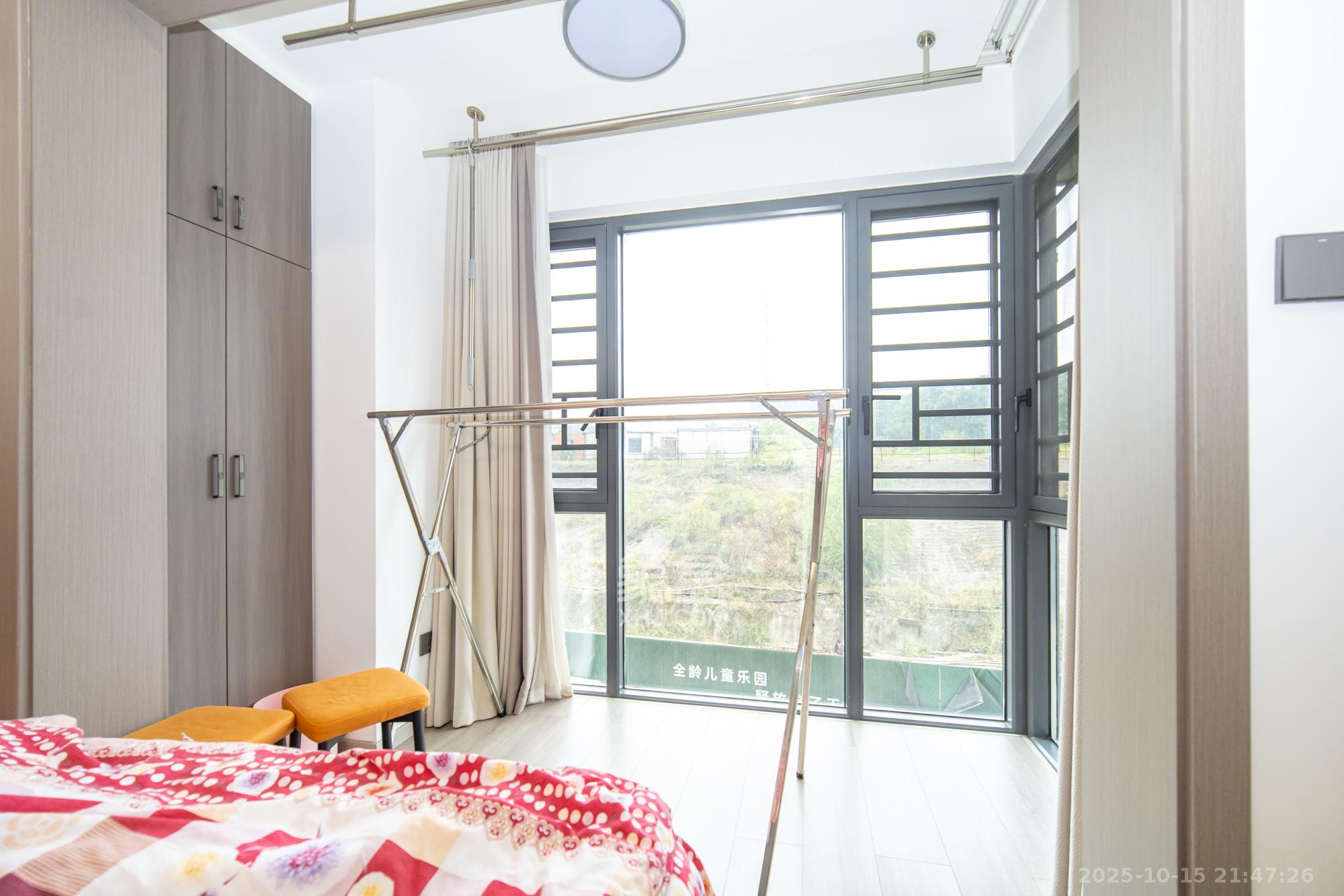 金辉优步星樾  3室2厅2卫    76.8万 金辉优步星樾  3室2厅2卫    76.8万阳台