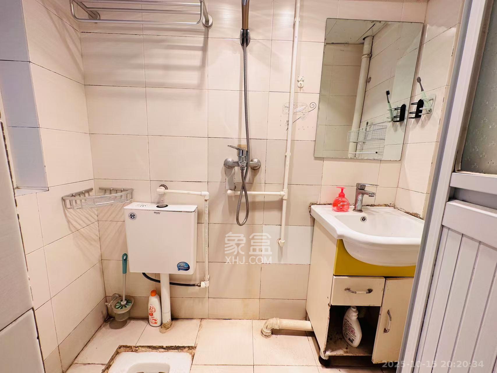 白沙晶城  1室1厅1卫    1700.0元/月 白沙晶城  1室1厅1卫    1700.0元/月室内图