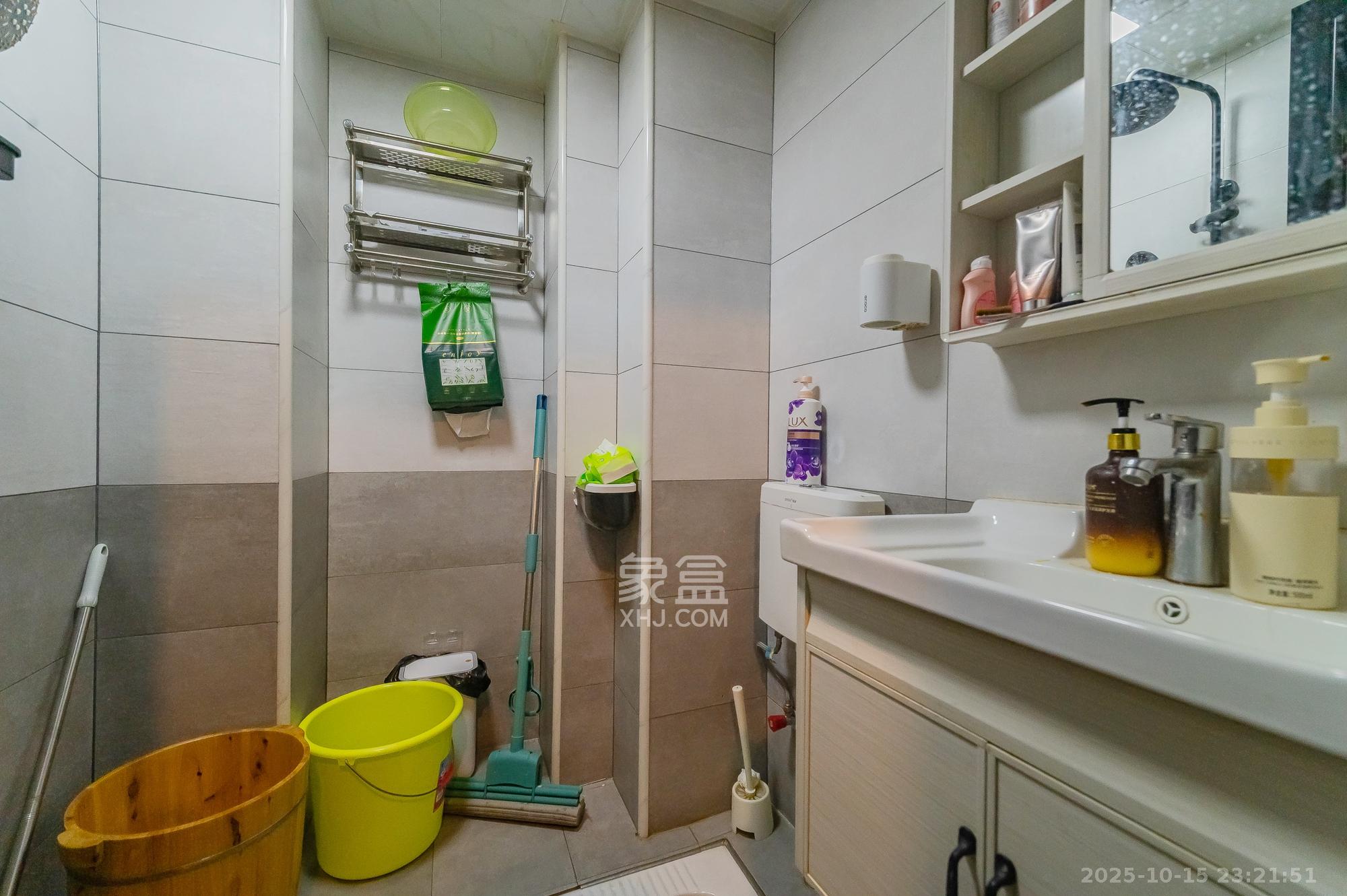 国泰九龙湾  1室1厅1卫    23.8万 国泰九龙湾  1室1厅1卫    23.8万卫生间