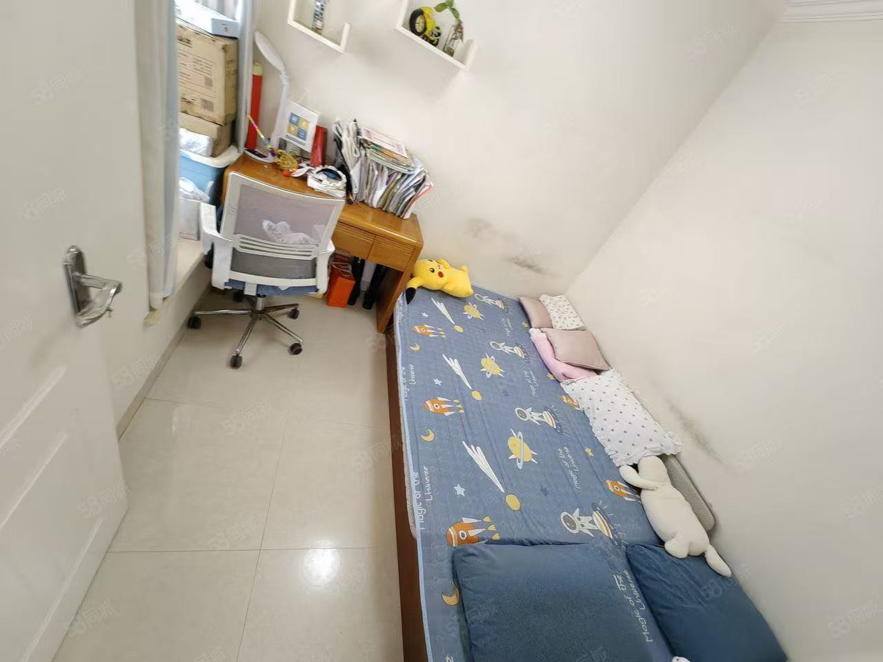 南江花园  2室1厅1卫    1700.0元/月室内图