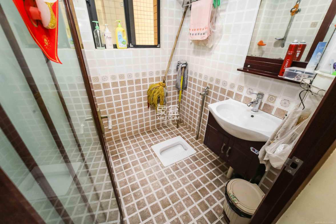 锦湘国际星城三期(锦绣苑) 3室2厅2卫 120.0万 锦湘国际星城三期(锦绣苑) 3室2厅2卫 120.0万卫生间