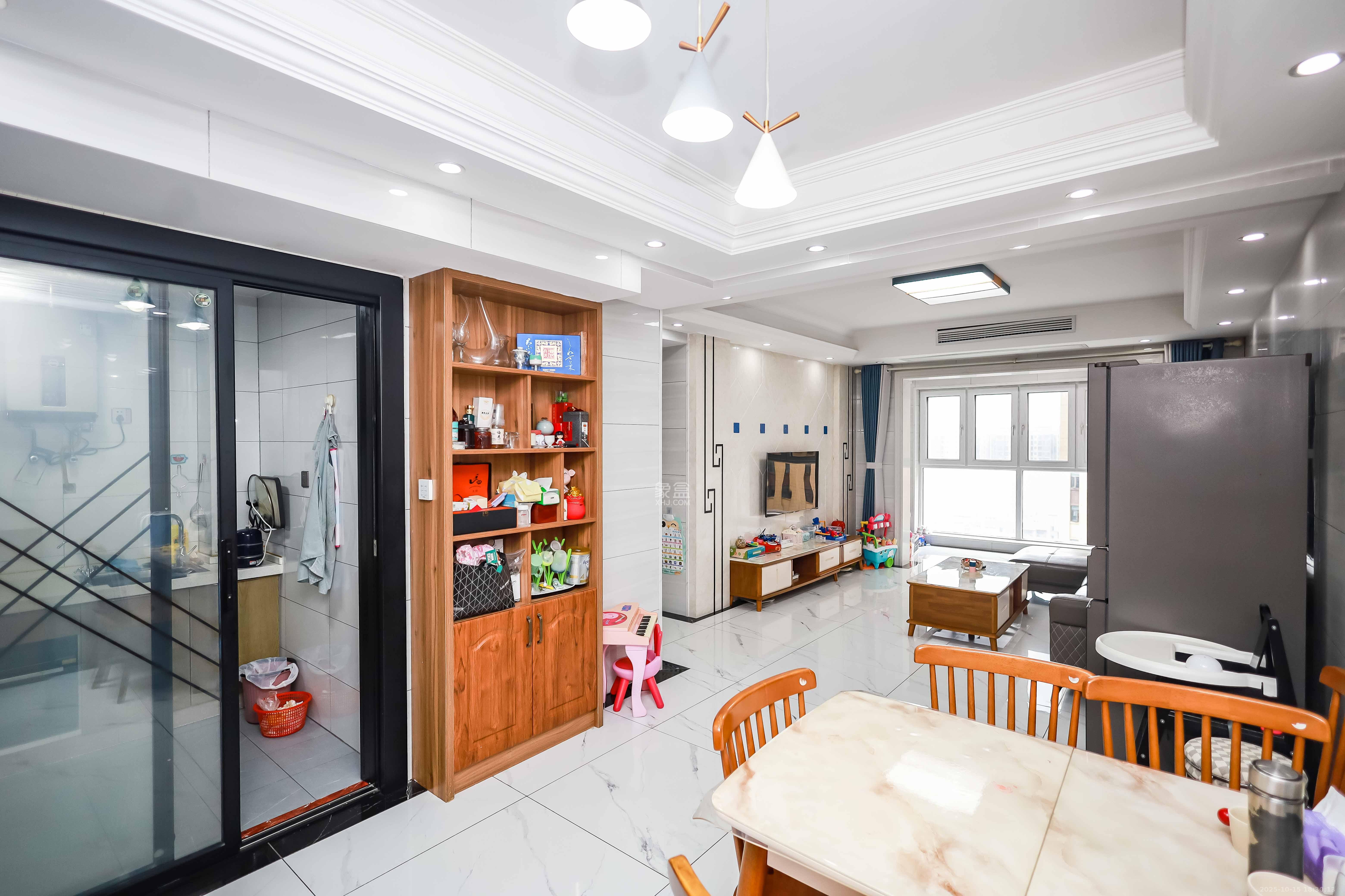 奥克斯缔壹城 3室2厅2卫 110.0万 奥克斯缔壹城 3室2厅2卫 110.0万客厅