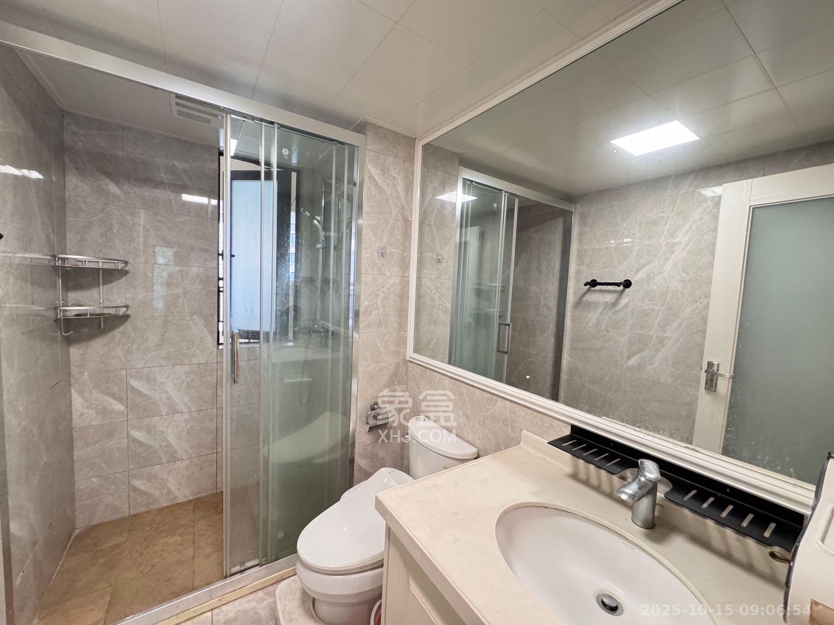 中海珑悦府  3室2厅2卫    3100.0元/月室内图