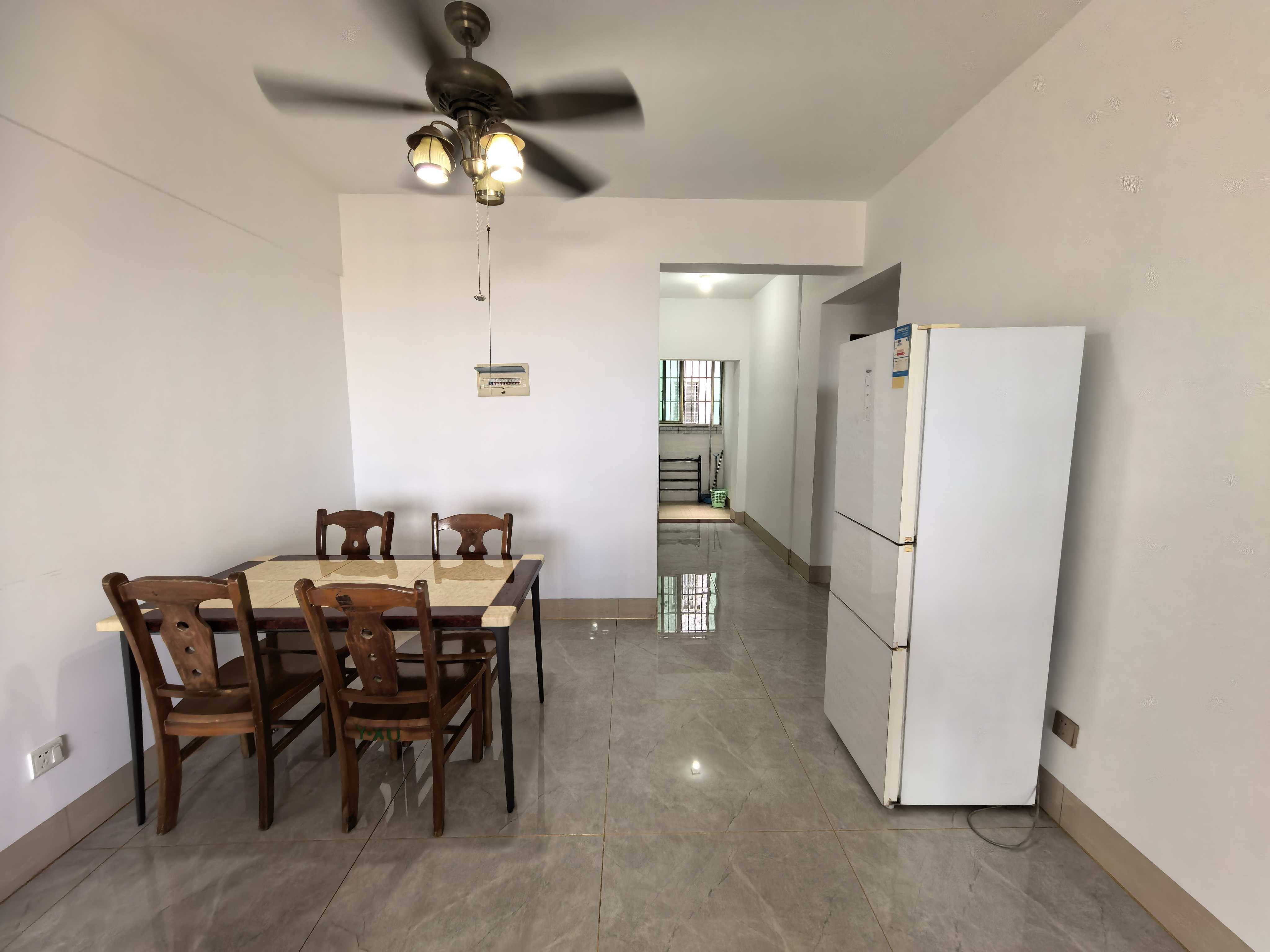 工商学院教工宿舍  3室2厅2卫    2380.0元/月室内图