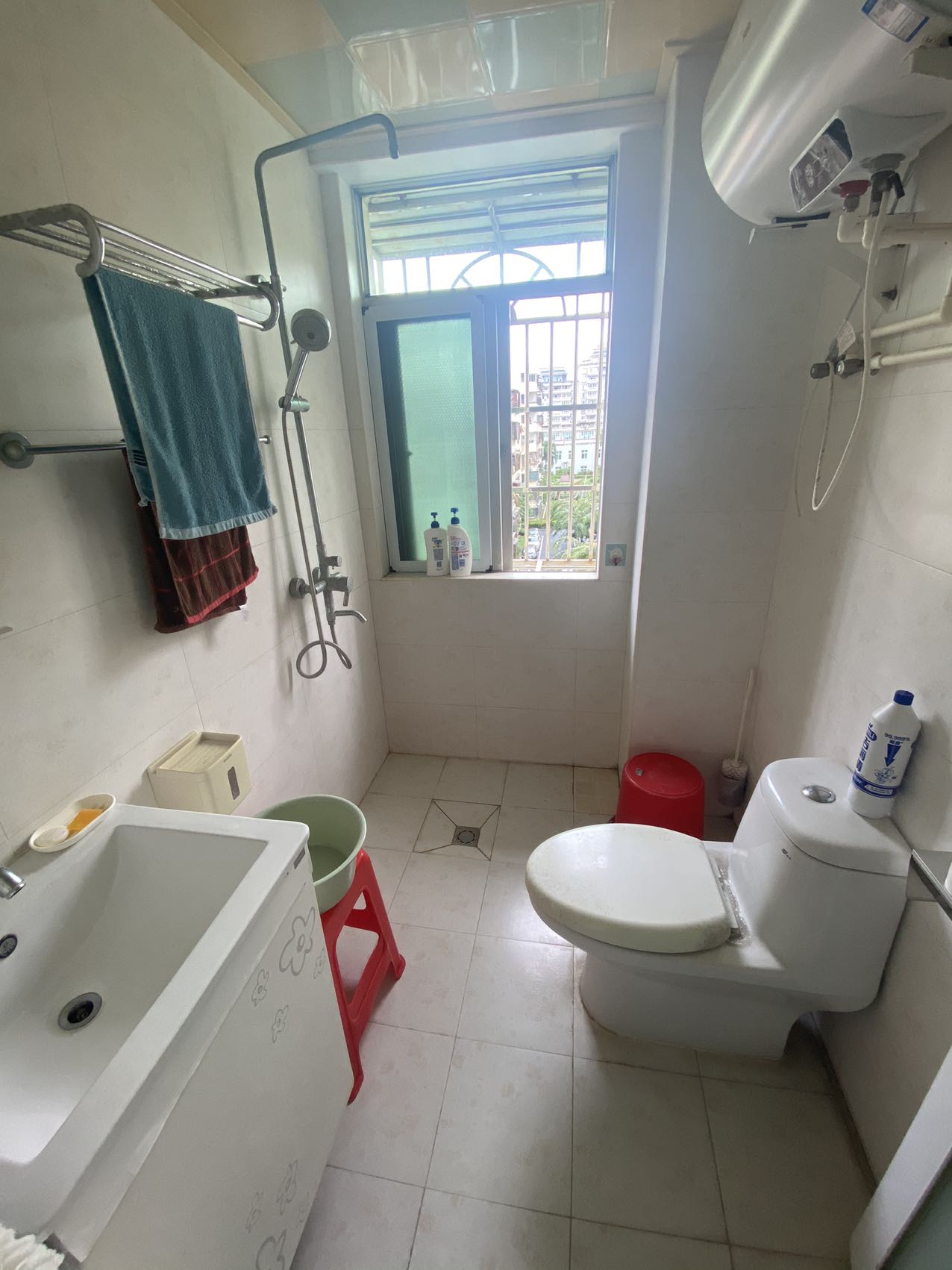 地质大院  3室2厅2卫    150.0万 地质大院  3室2厅2卫    150.0万室内图