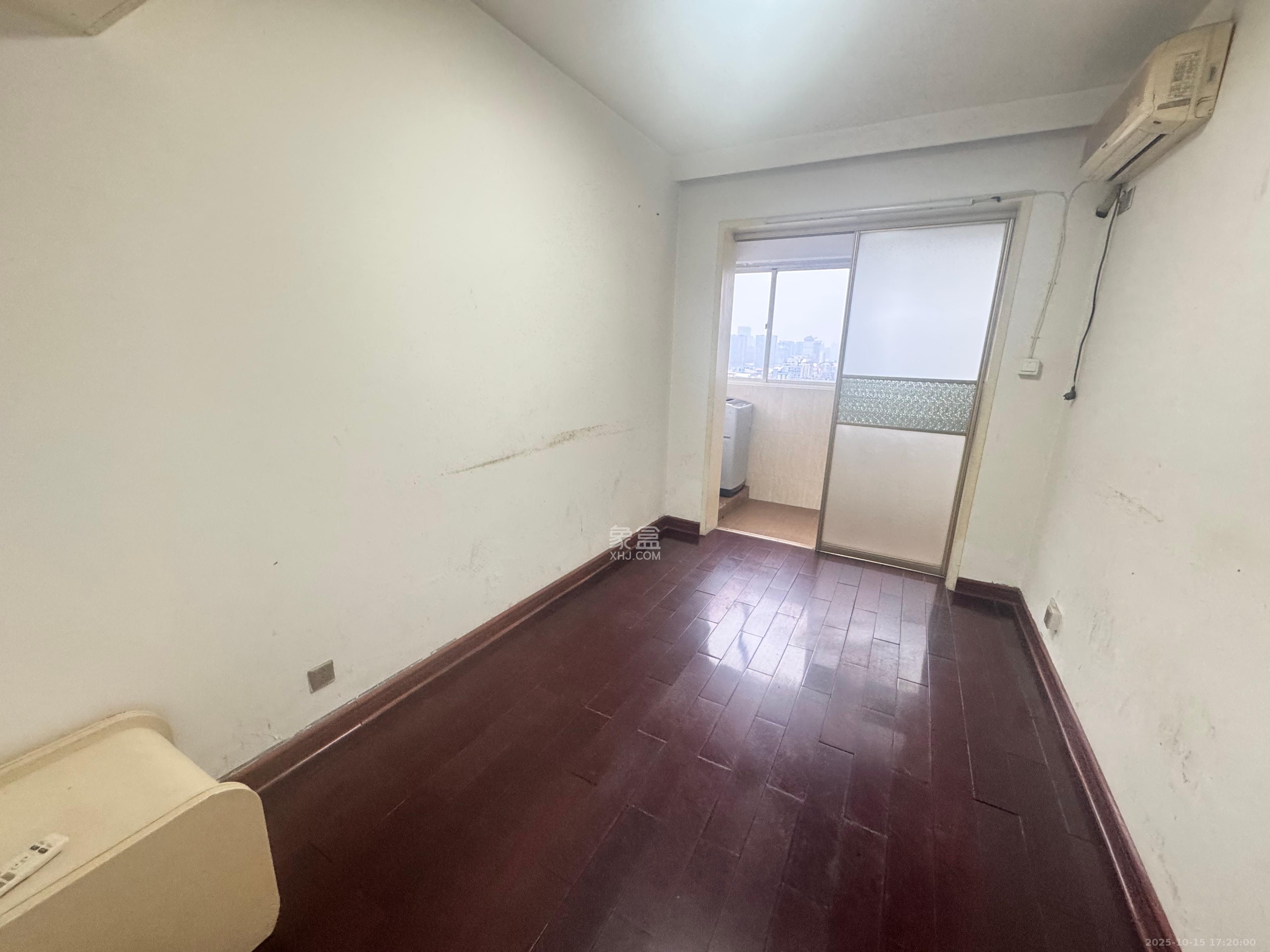 智邦家园  3室1厅1卫    3800.0元/月室内图