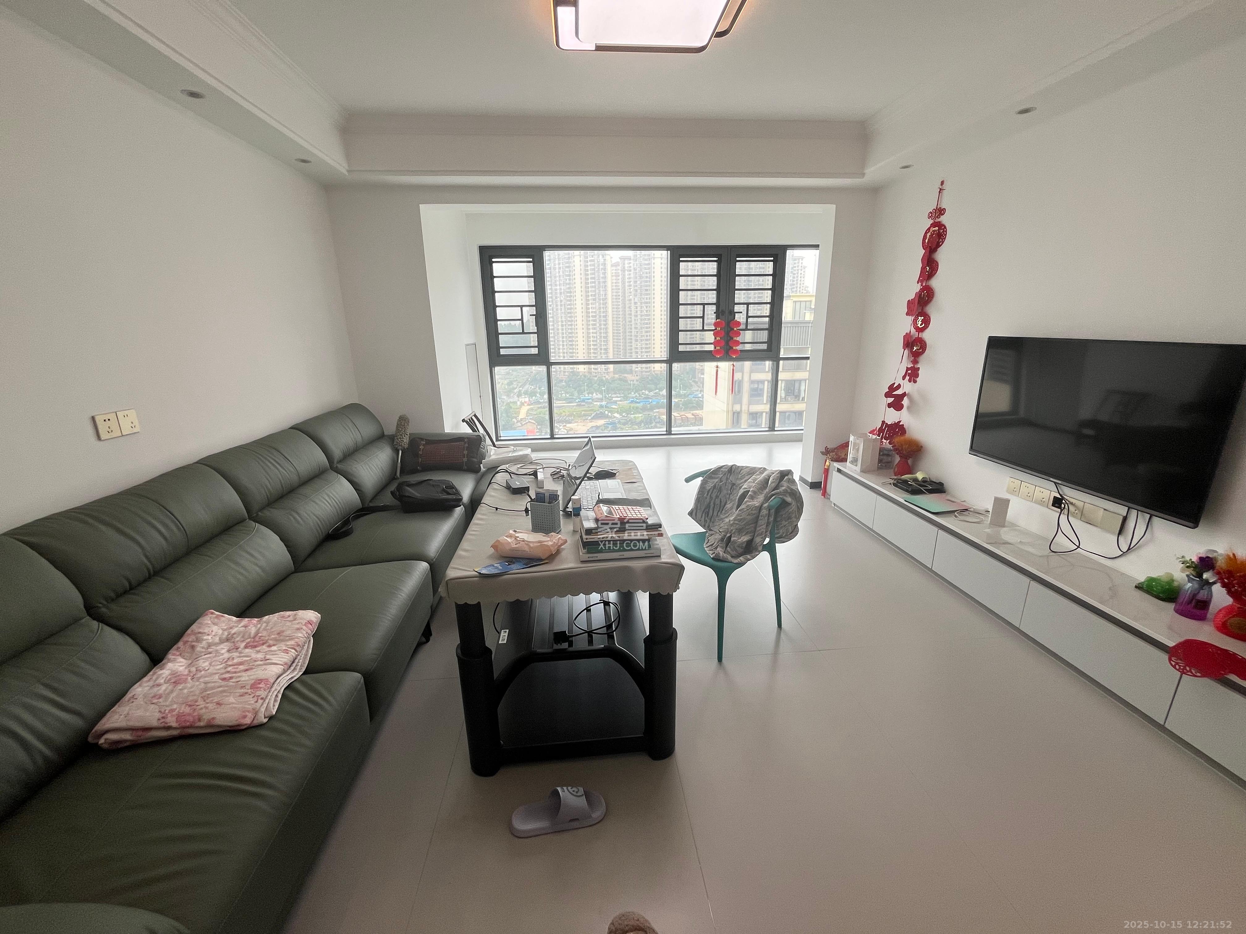 国欣向荣广场  4室2厅2卫    2000.0元/月 国欣向荣广场  4室2厅2卫    2000.0元/月