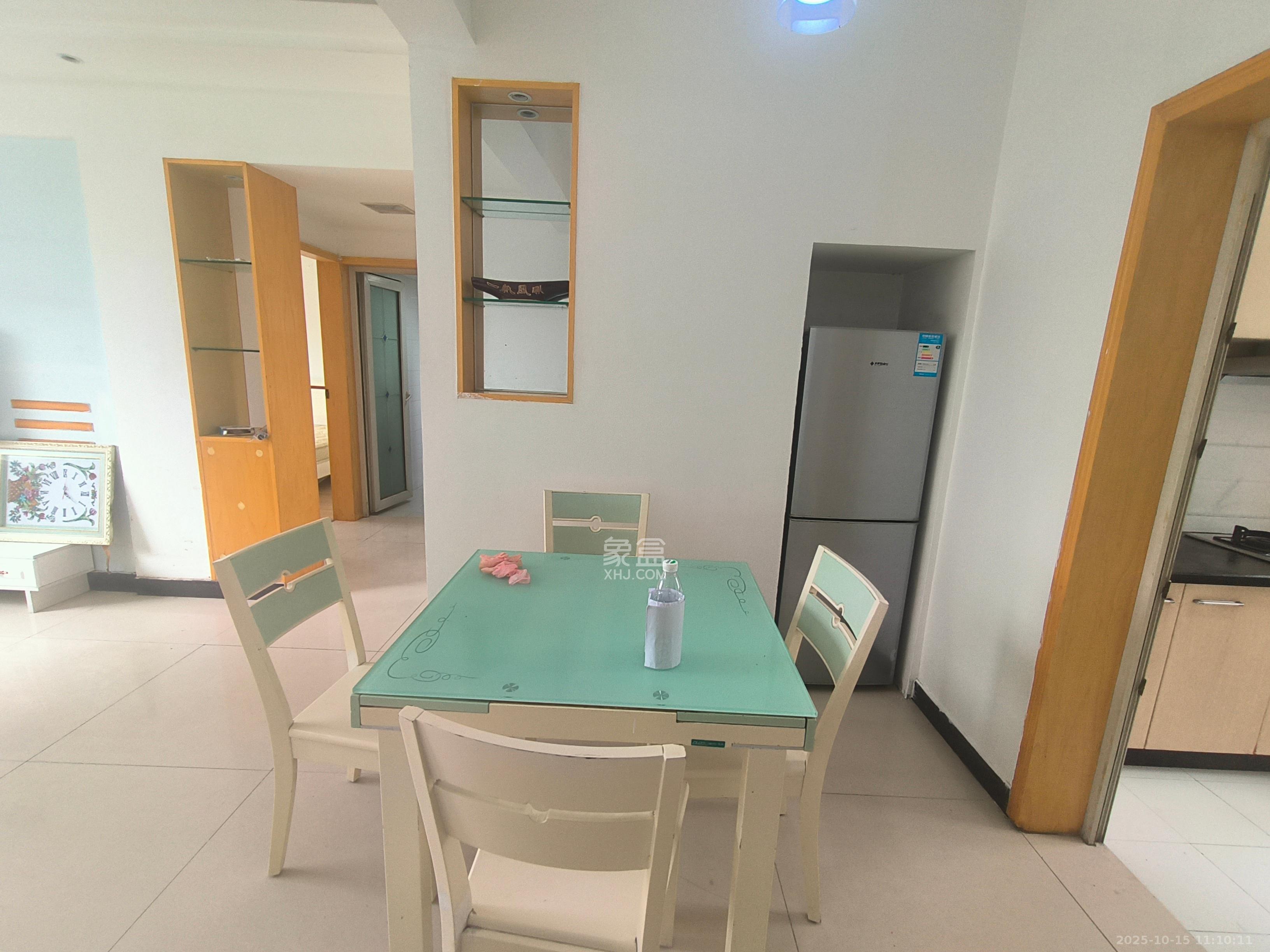 香槟小镇(香槟花苑）  2室2厅1卫    1600.0元/月室内图