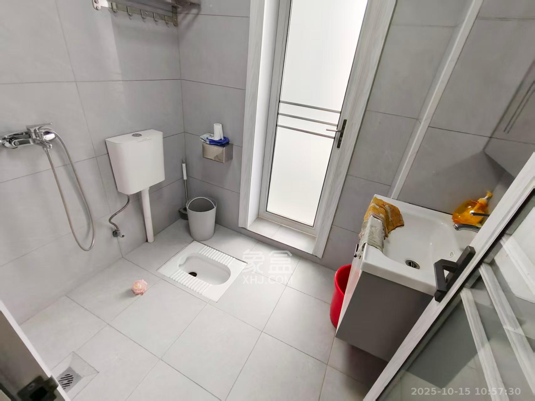 长大彩虹都  3室2厅1卫    2200.0元/月 长大彩虹都  3室2厅1卫    2200.0元/月室内图