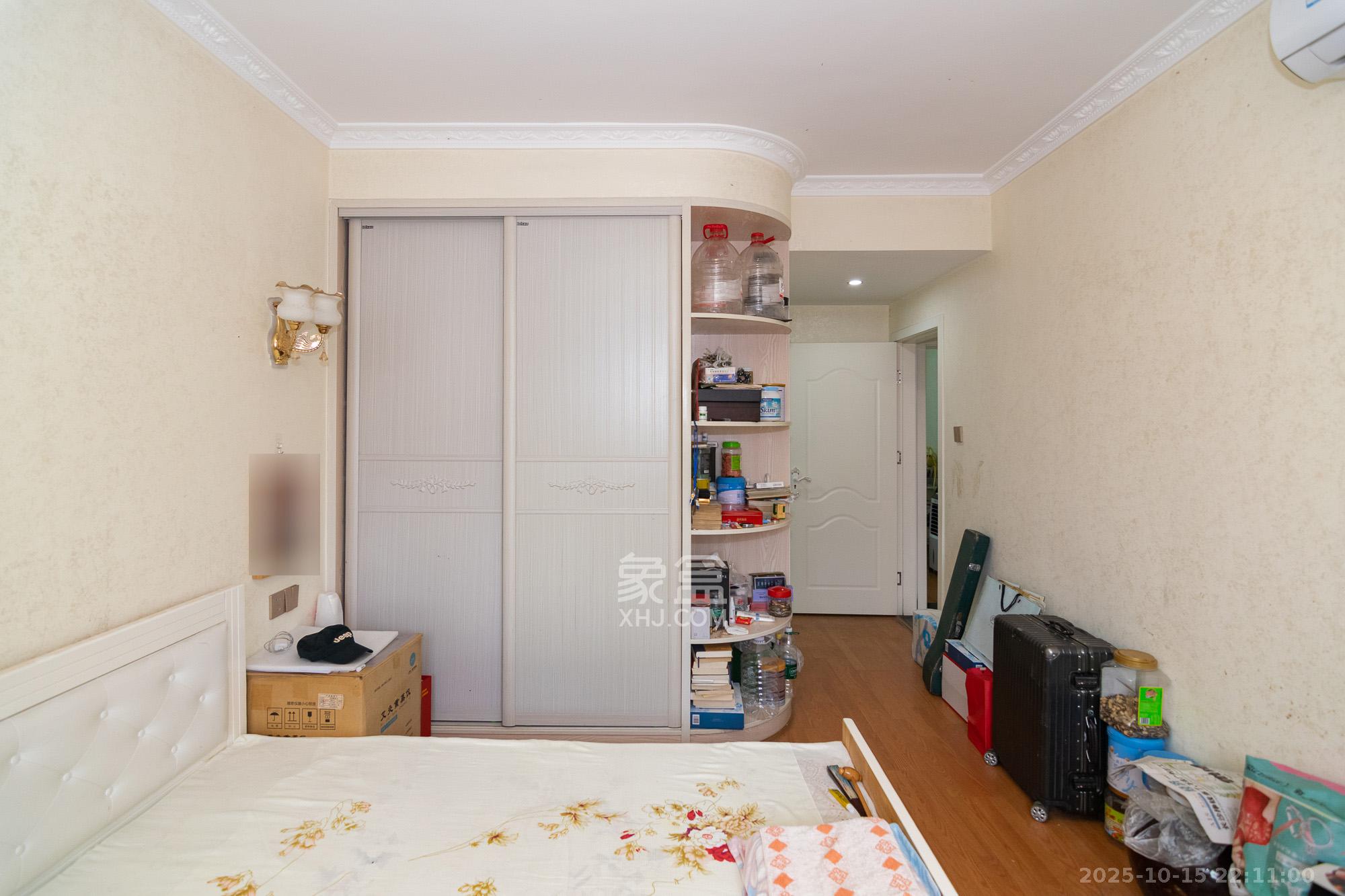 新城国际花都 3室2厅2卫 72.0万 新城国际花都 3室2厅2卫 72.0万卧室