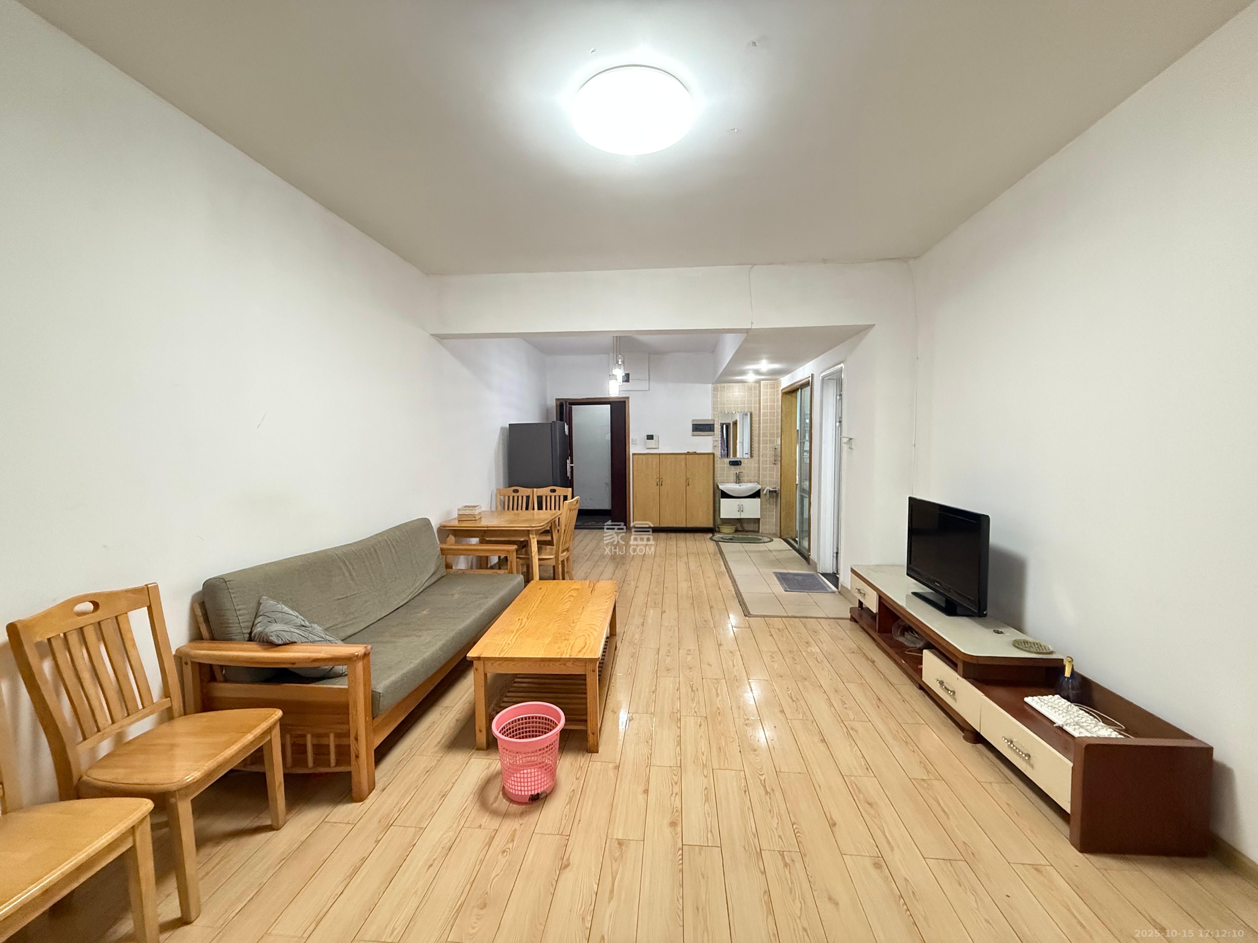 湘府9号  2室1厅1卫    1800.0元/月 湘府9号  2室1厅1卫    1800.0元/月室内图