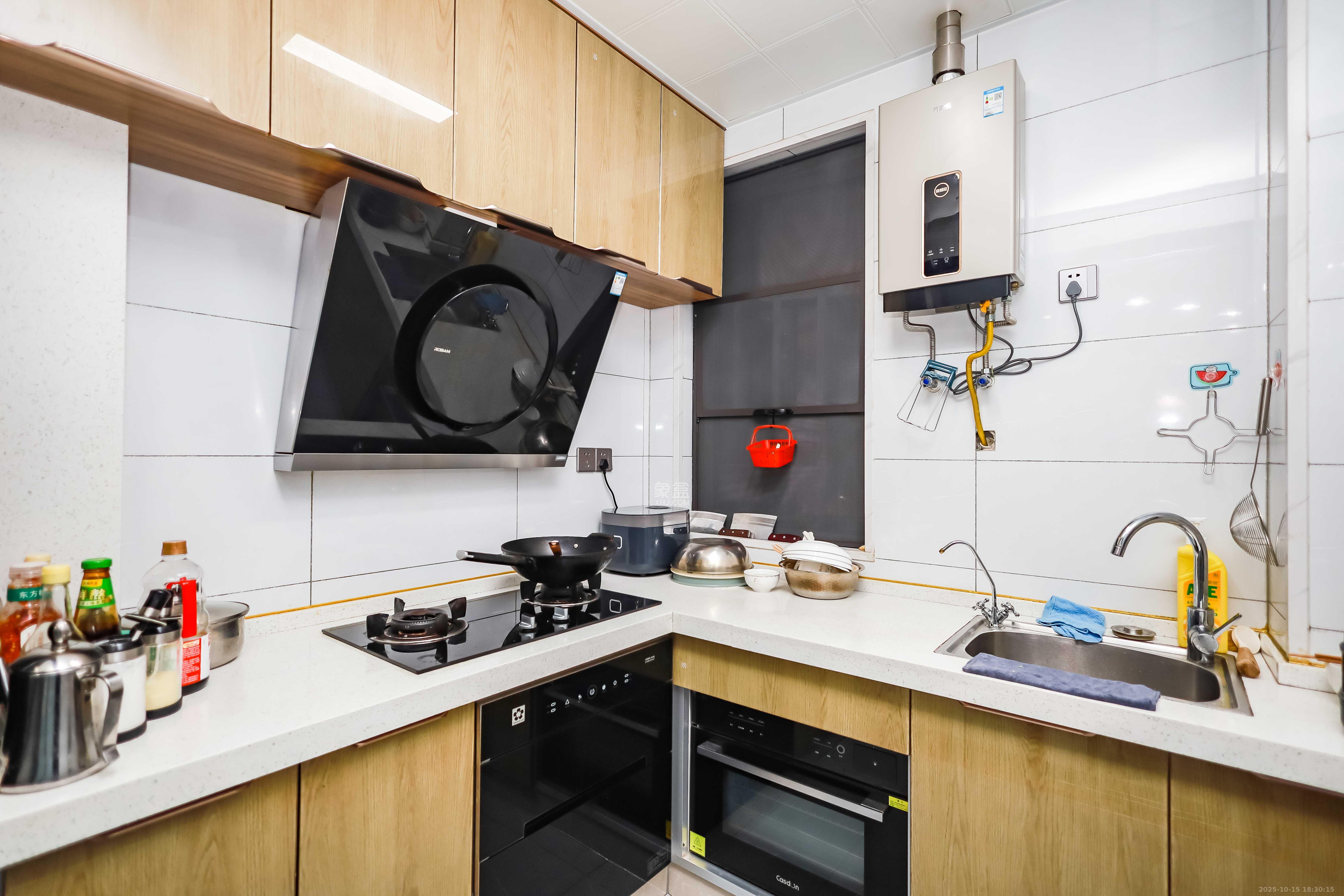 奥克斯缔壹城 3室2厅2卫 110.0万 奥克斯缔壹城 3室2厅2卫 110.0万厨房