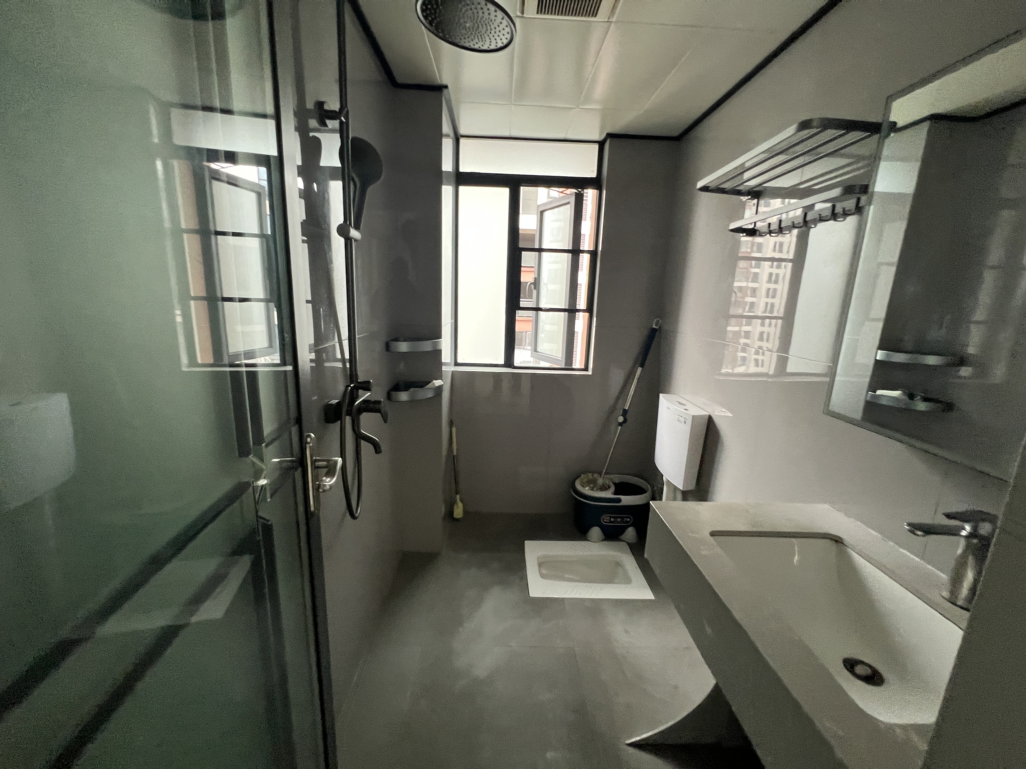 南门口安置小区二期  3室2厅2卫    2400.0元/月室内图