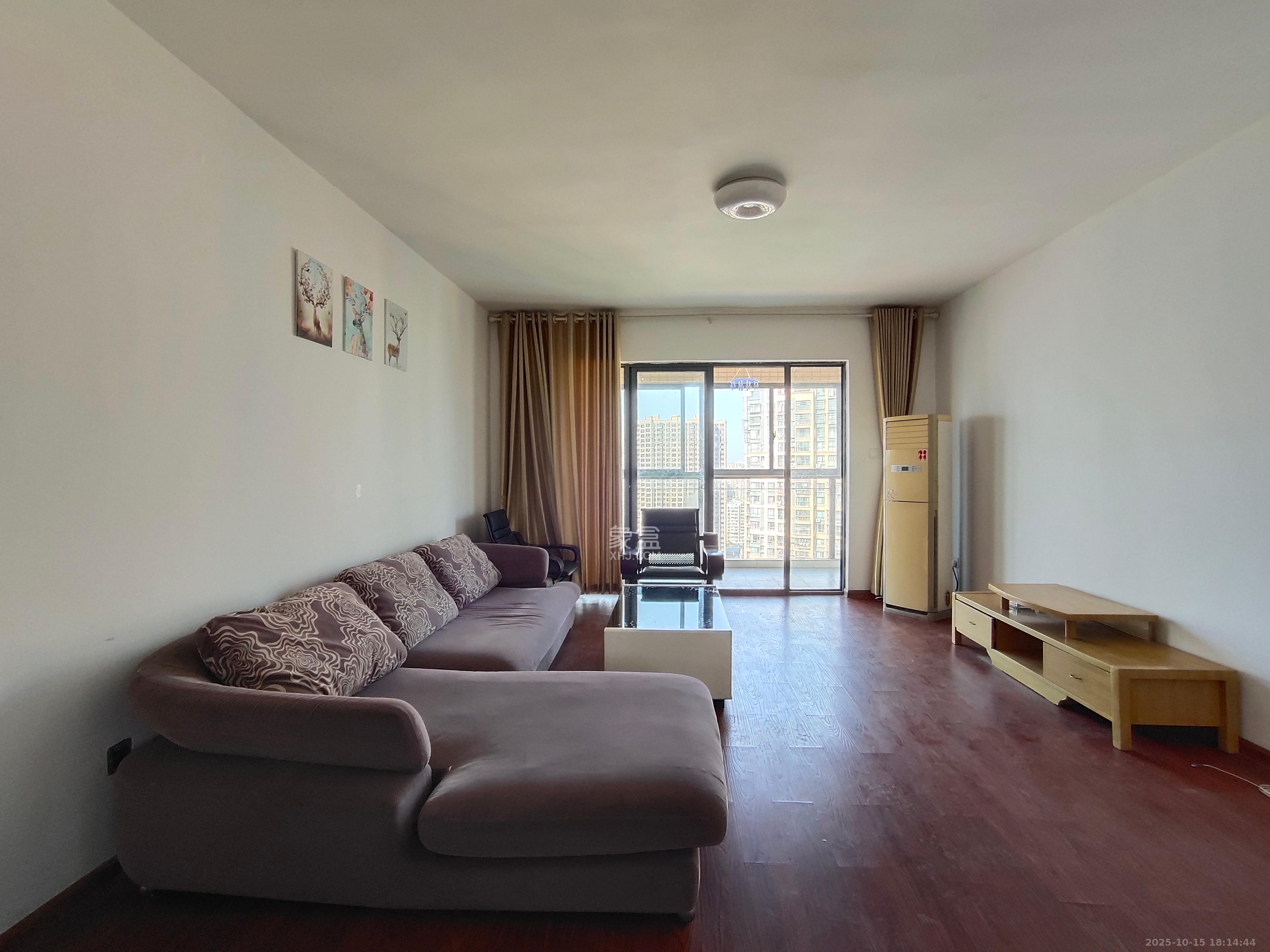 中城丽景香山园  4室2厅2卫    3300.0元/月室内图