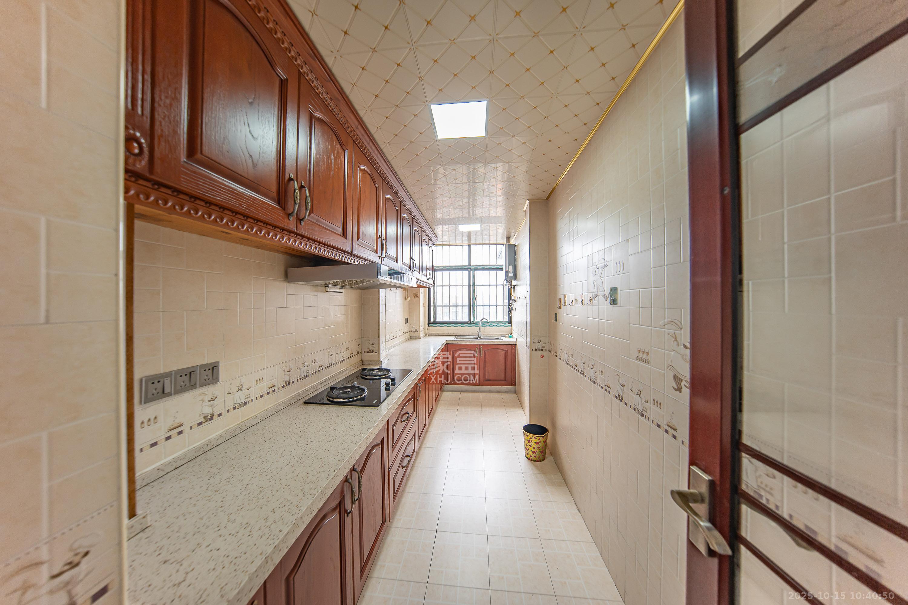 湘桥佳苑  3室2厅2卫    2300.0元/月 湘桥佳苑  3室2厅2卫    2300.0元/月室内图