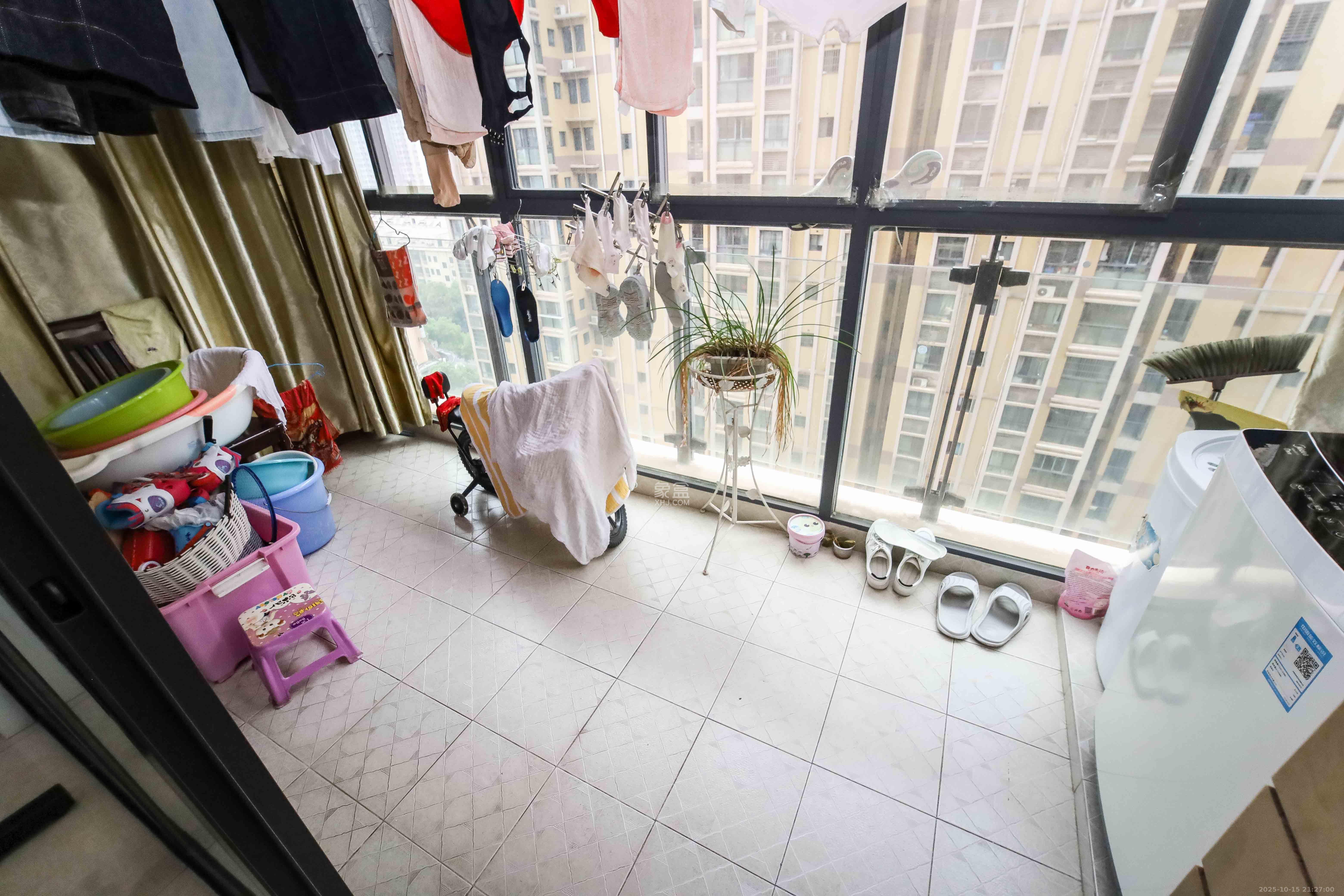 锦湘国际星城三期(锦绣苑) 3室2厅2卫 120.0万 锦湘国际星城三期(锦绣苑) 3室2厅2卫 120.0万阳台