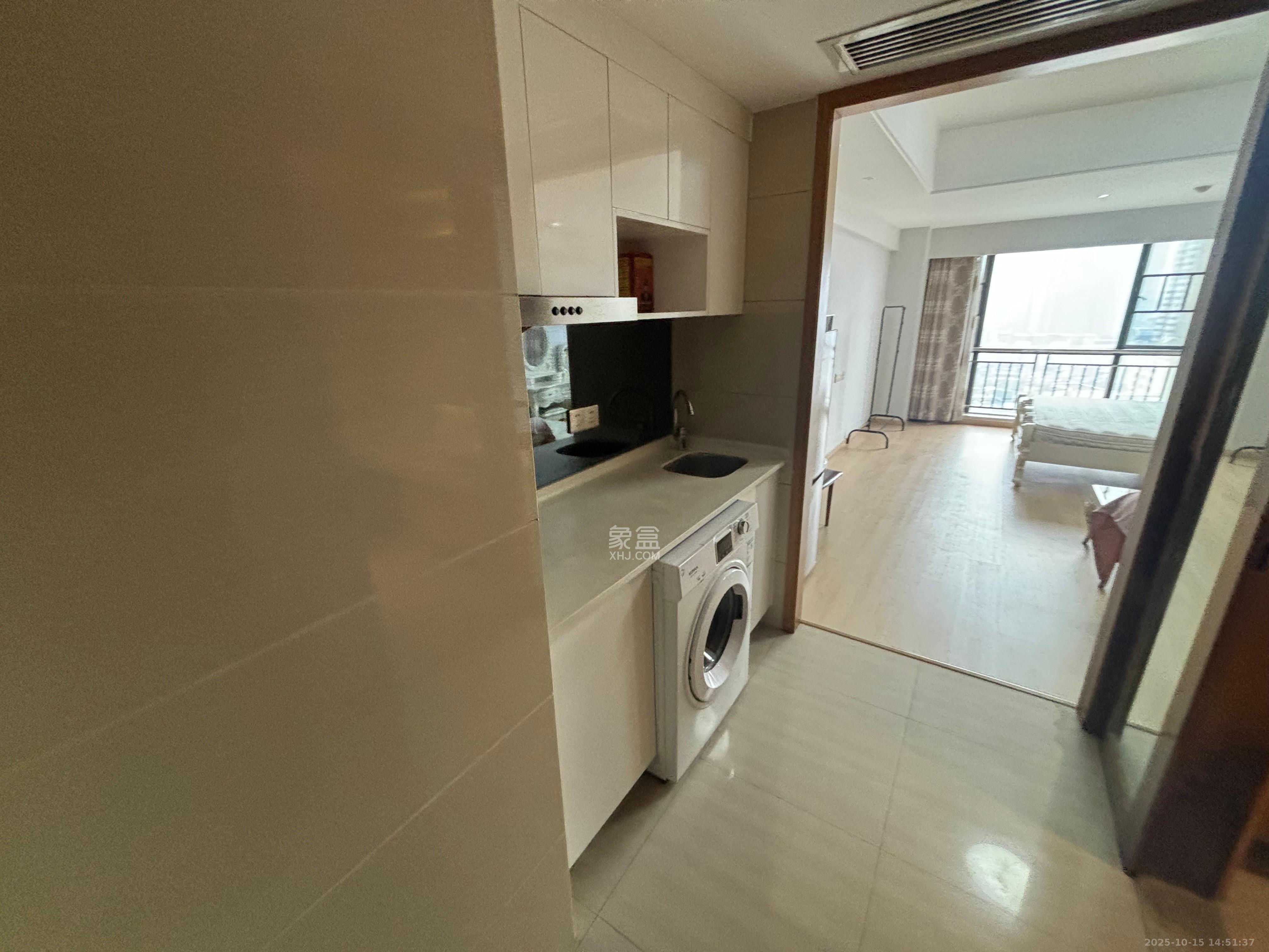 五一钻界  1室1厅1卫    2000.0元/月室内图