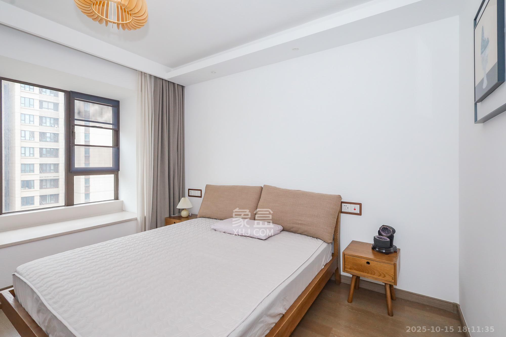 龙湖铂金中心(龙湖春江郦城) 3室2厅2卫 216.0万 龙湖铂金中心(龙湖春江郦城) 3室2厅2卫 216.0万卧室