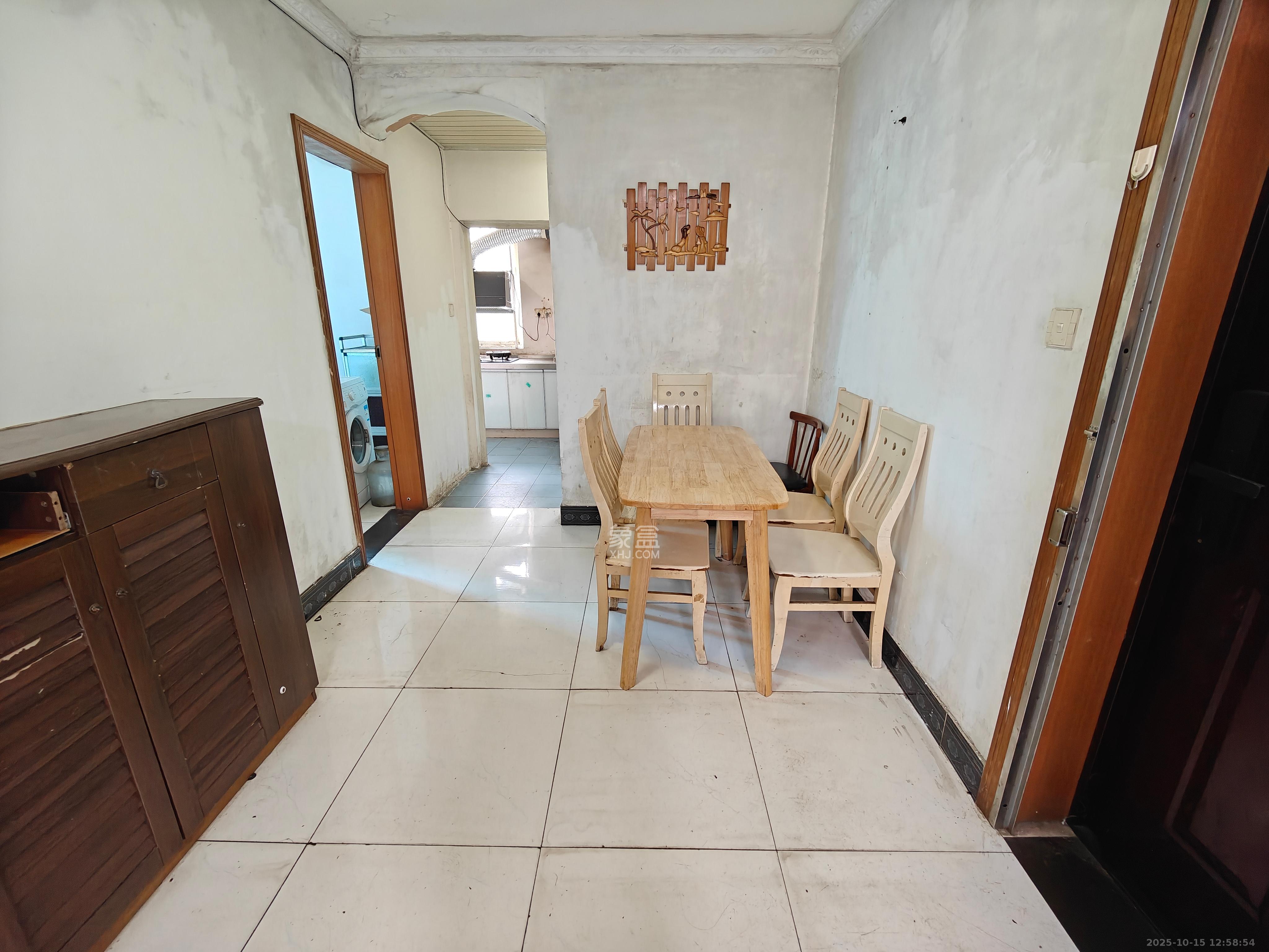 老灯泡厂宿舍(啤酒厂宿舍) 2室2厅1卫 1650.0元/月 老灯泡厂宿舍(啤酒厂宿舍) 2室2厅1卫 1650.0元/月室内图