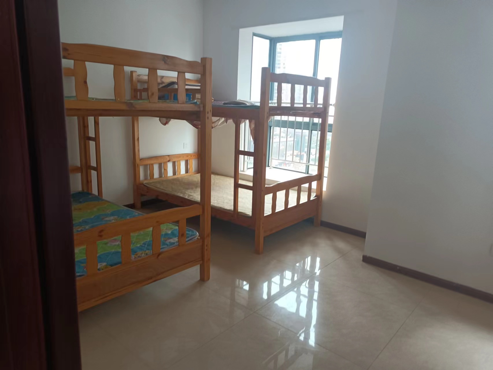 财富和园  3室2厅1卫    1600.0元/月室内图