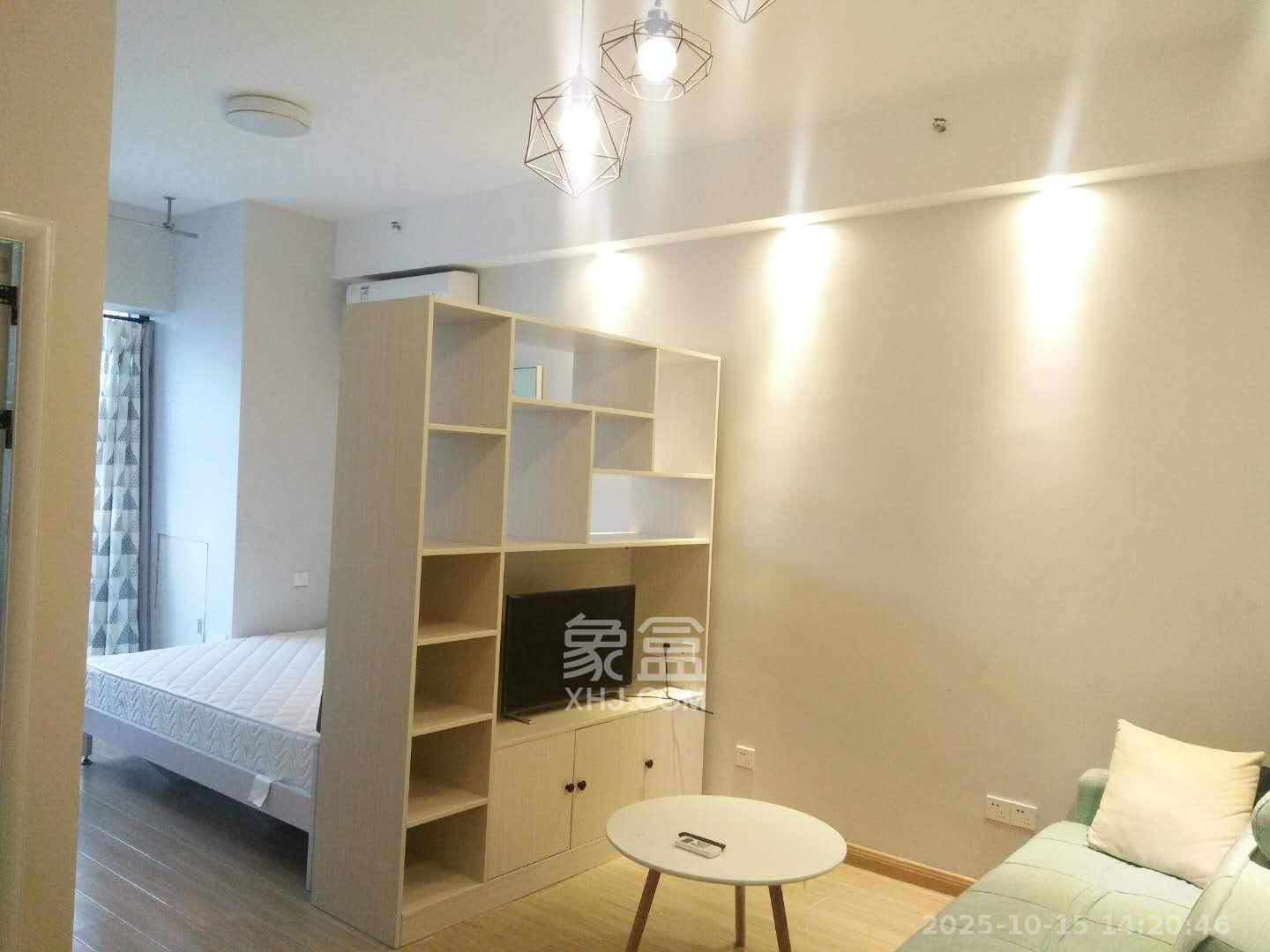 第六都（陆都小区）  1室1厅1卫    1800.0元/月室内图