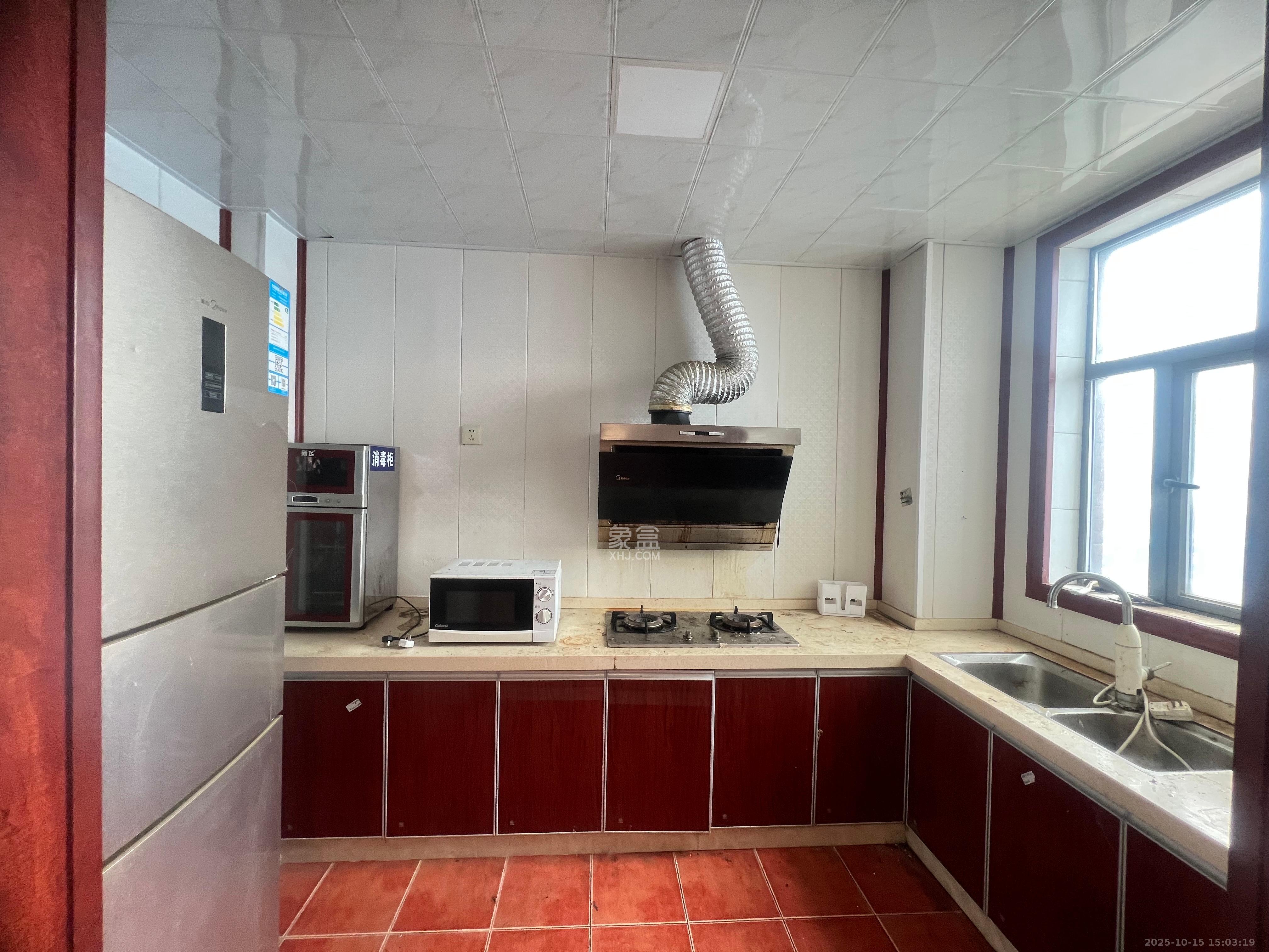 长永佳苑  3室2厅2卫    2000.0元/月室内图