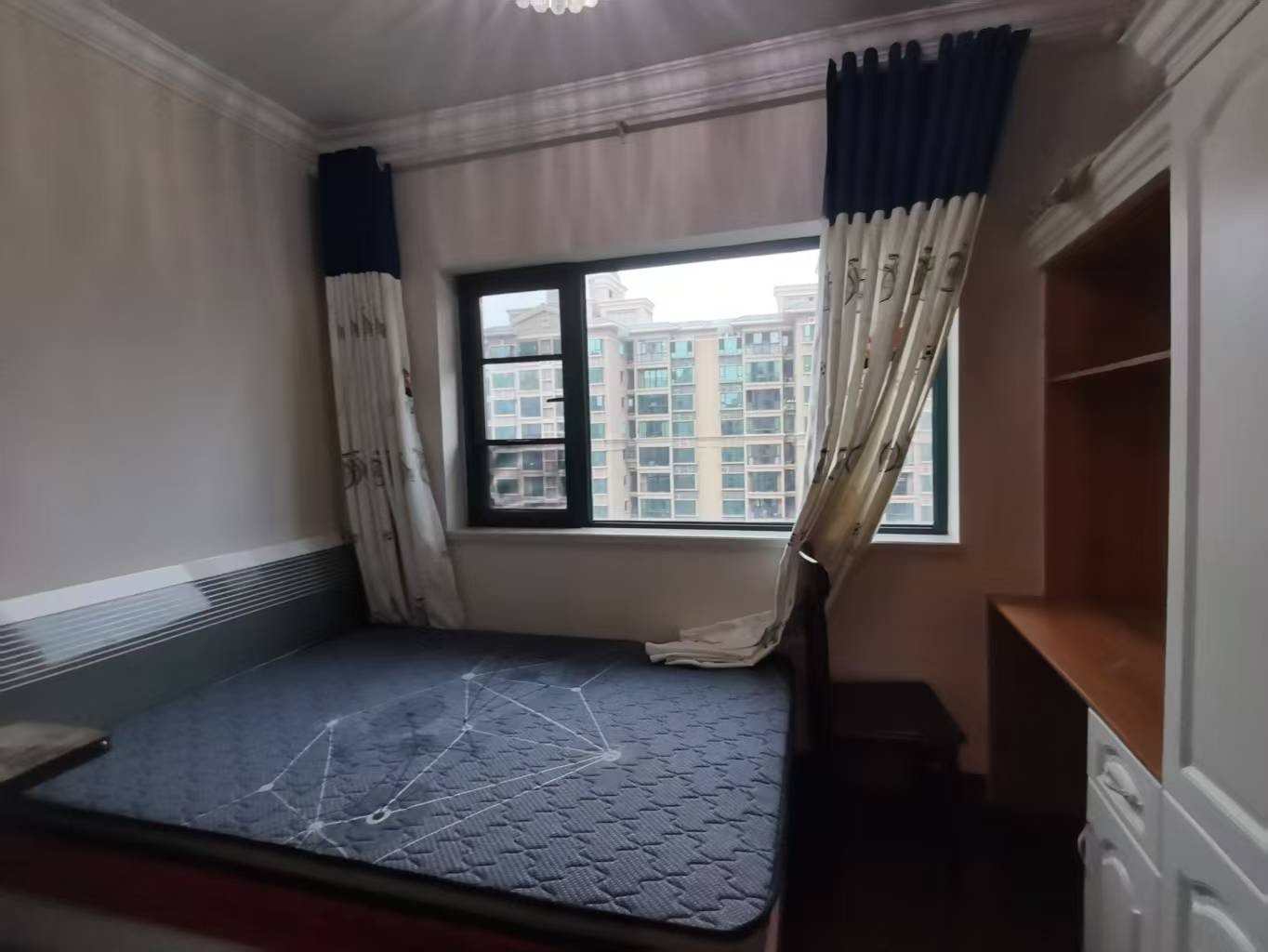 恒大绿洲  3室2厅1卫    1900.0元/月室内图