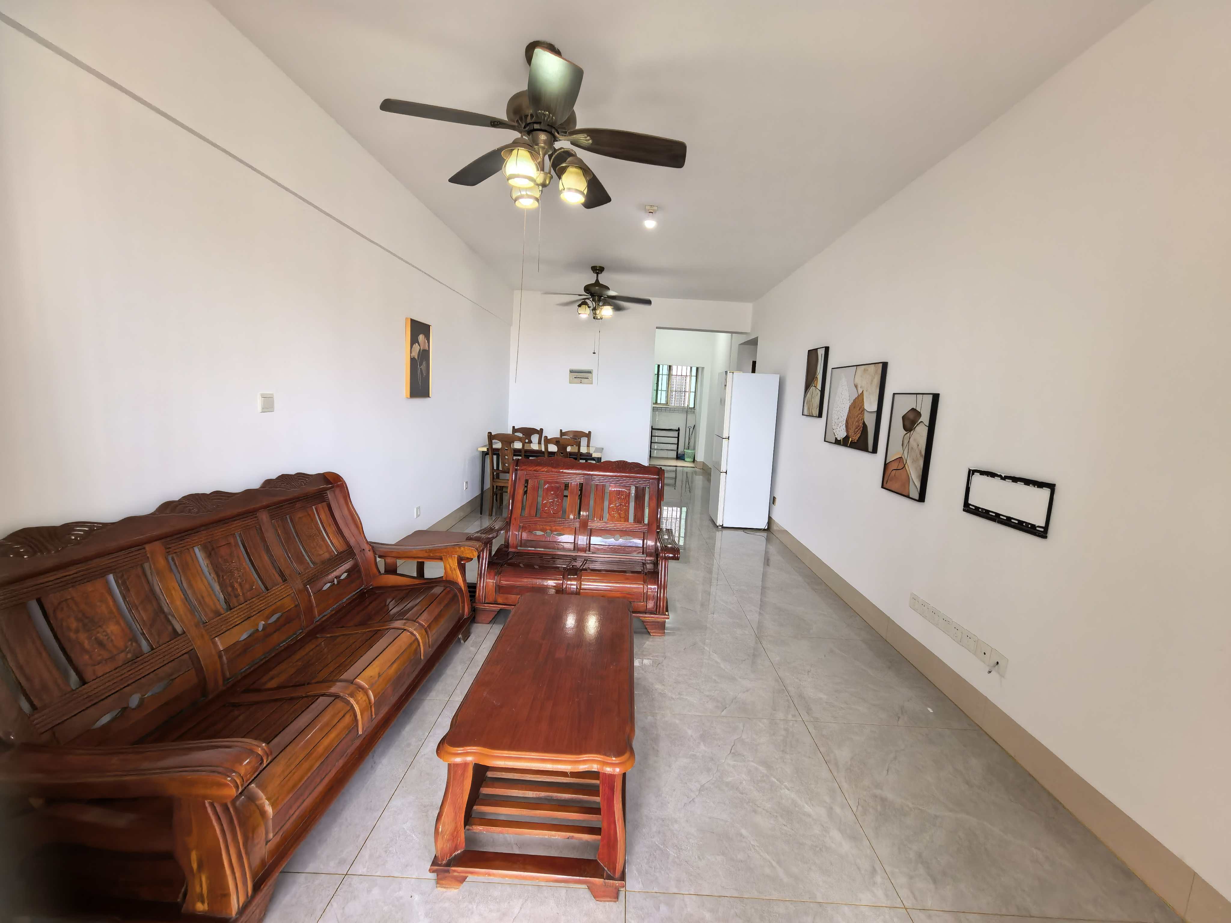 工商学院教工宿舍  3室2厅2卫    2380.0元/月室内图