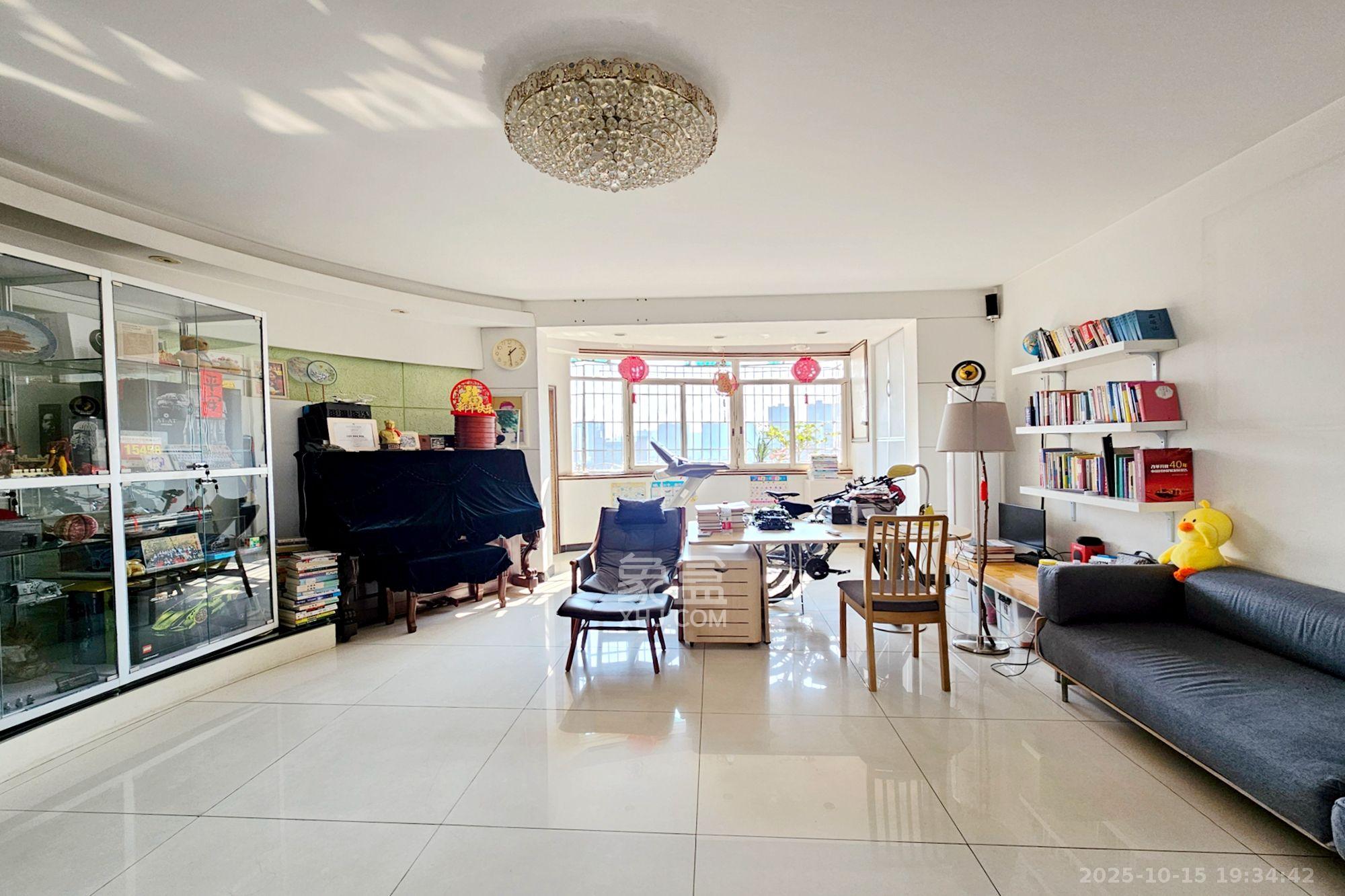 阳光走廊  3室2厅2卫    3000.0元/月 阳光走廊  3室2厅2卫    3000.0元/月室内图