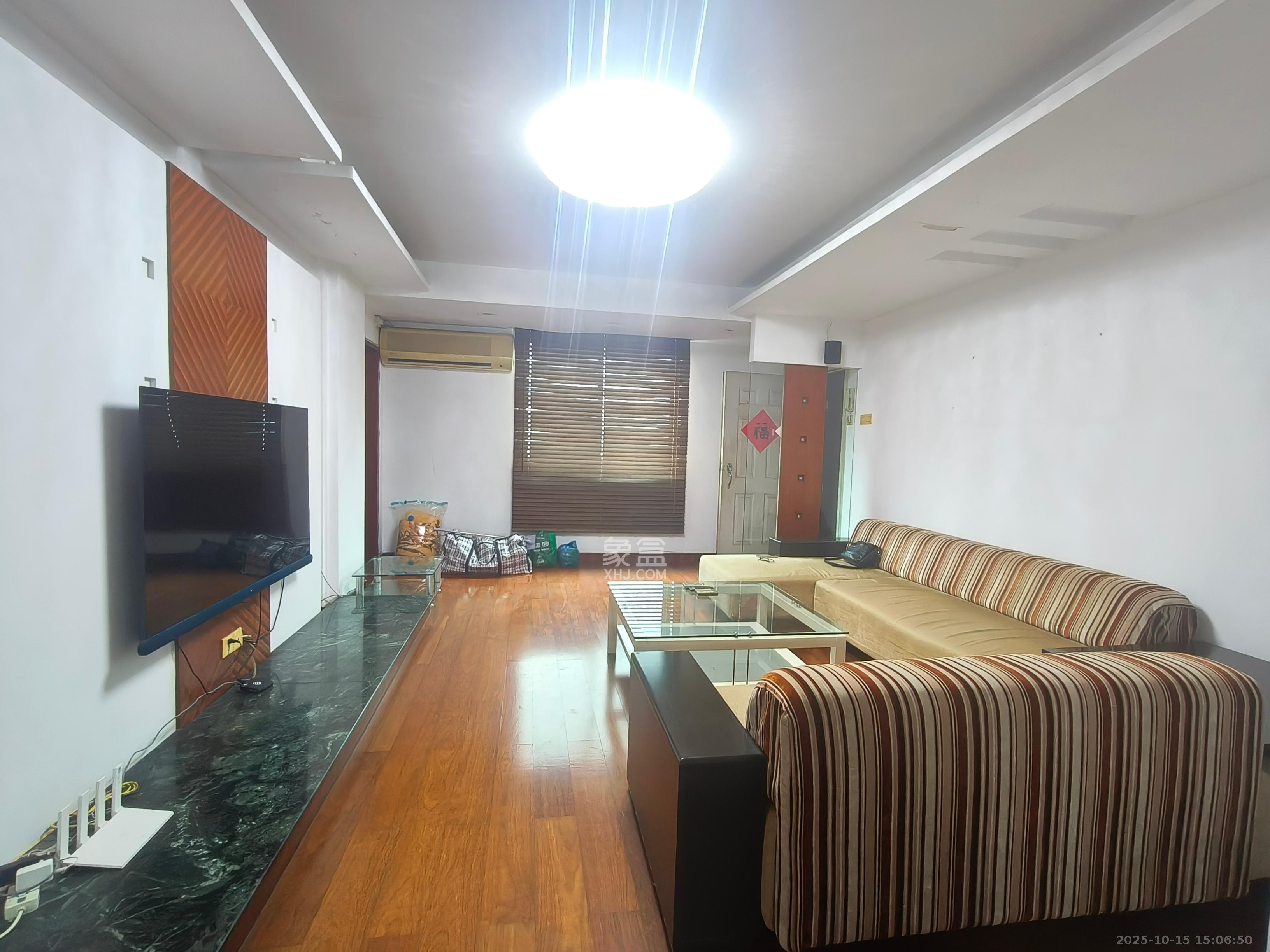 市一医院宿舍  3室2厅2卫    3800.0元/月 市一医院宿舍  3室2厅2卫    3800.0元/月室内图