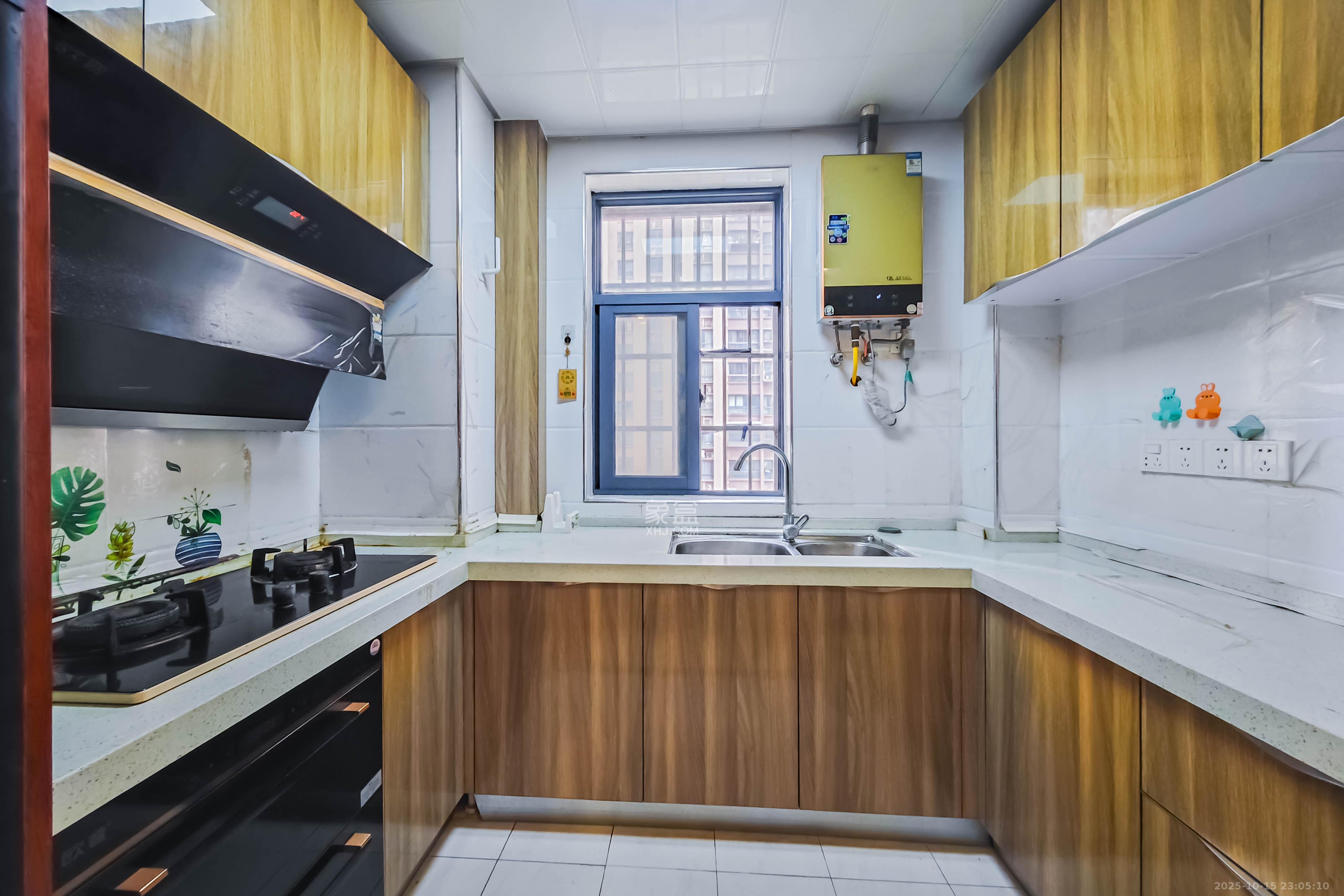 香樟兰亭（朗峰苑）  3室2厅1卫    91.5万厨房