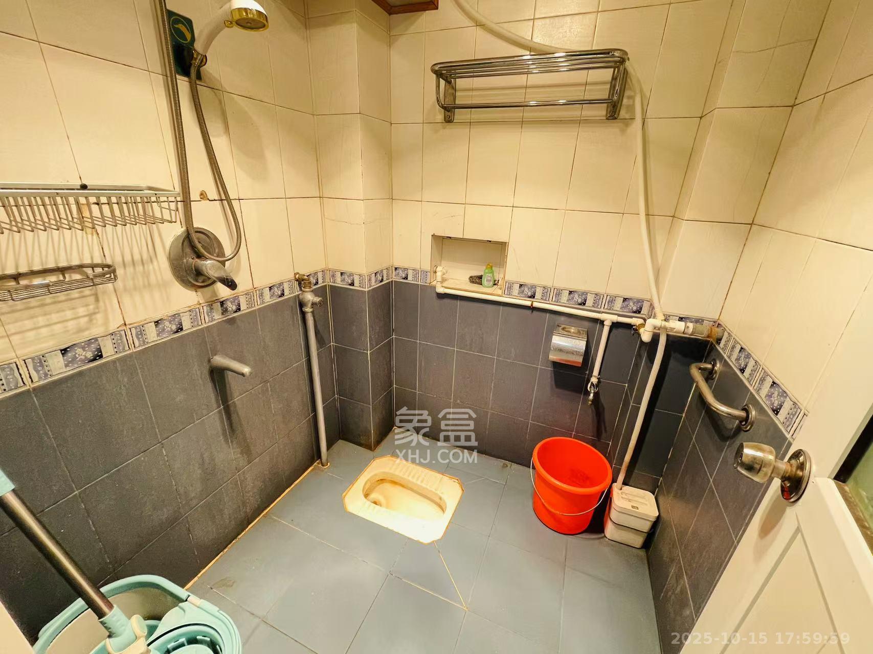 楚湘公寓  2室1厅2卫    2300.0元/月 楚湘公寓  2室1厅2卫    2300.0元/月室内图