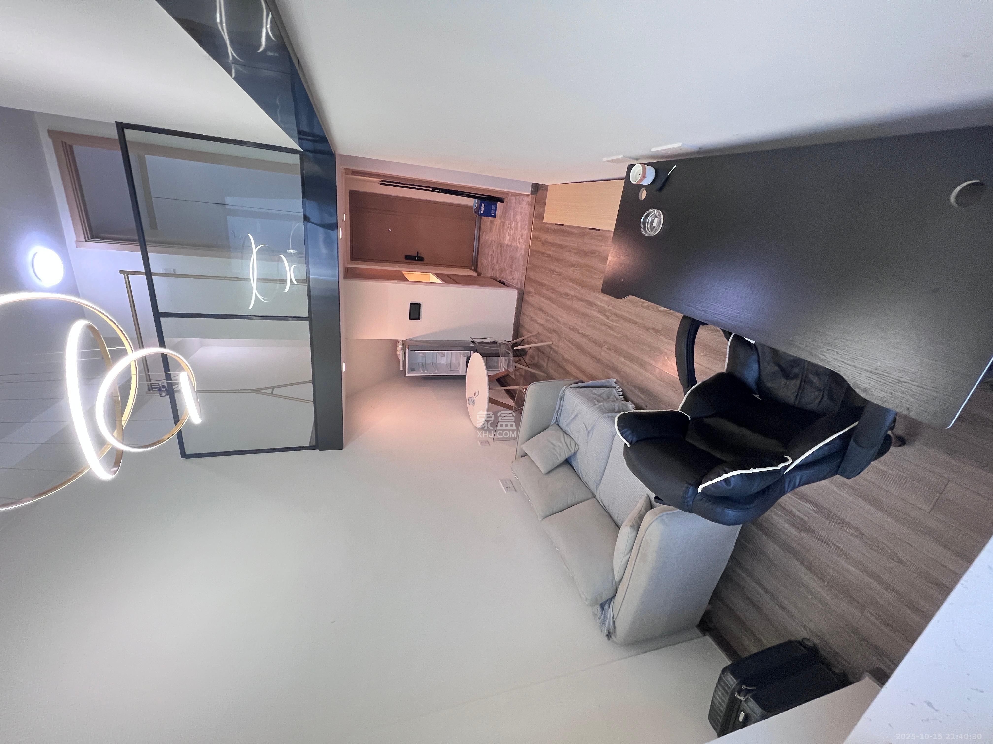 卓越浅水湾  3室2厅2卫    2000.0元/月室内图