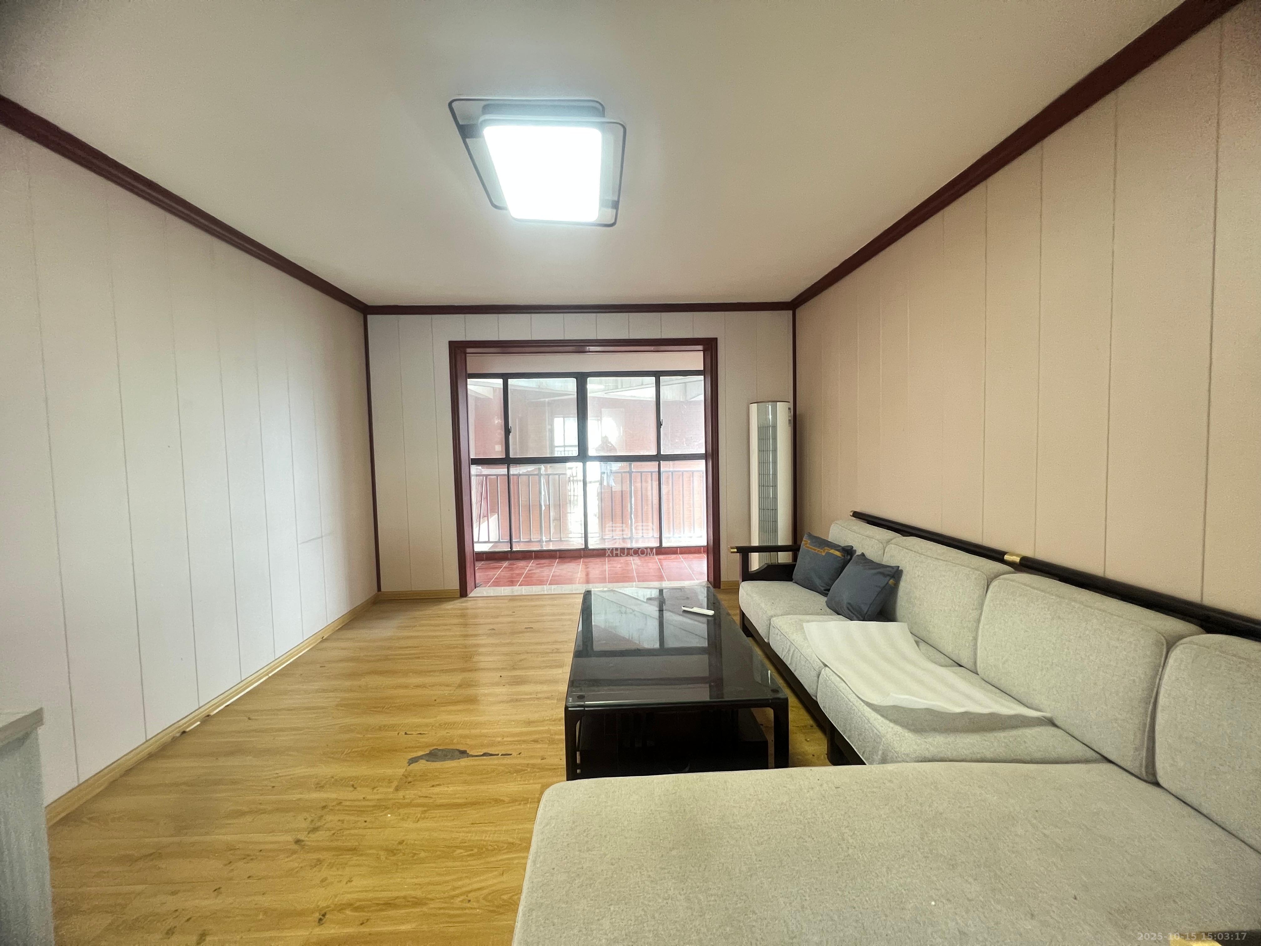 长永佳苑  3室2厅2卫    2000.0元/月室内图1