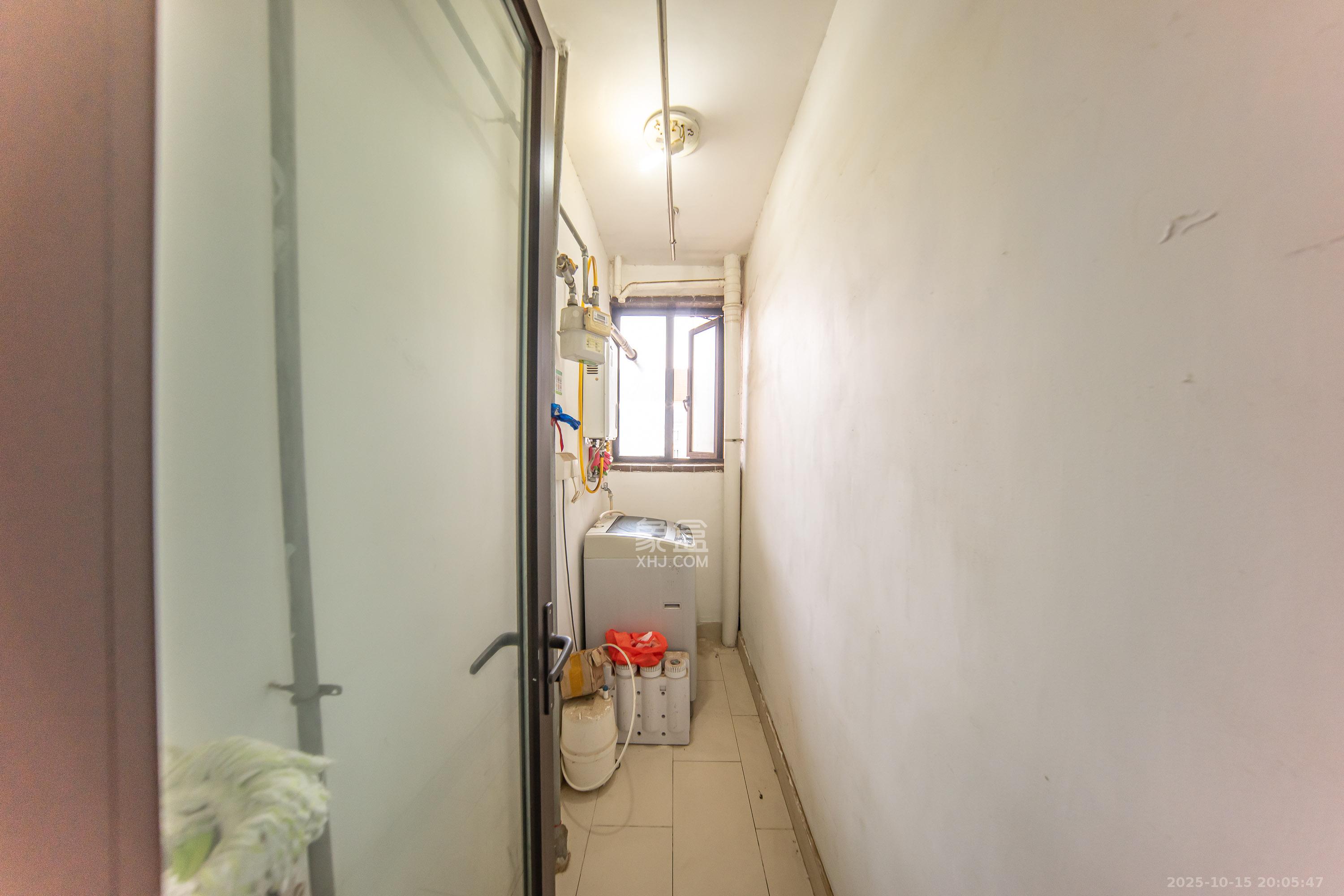 中海国际四期  2室2厅2卫    70.0万阳台