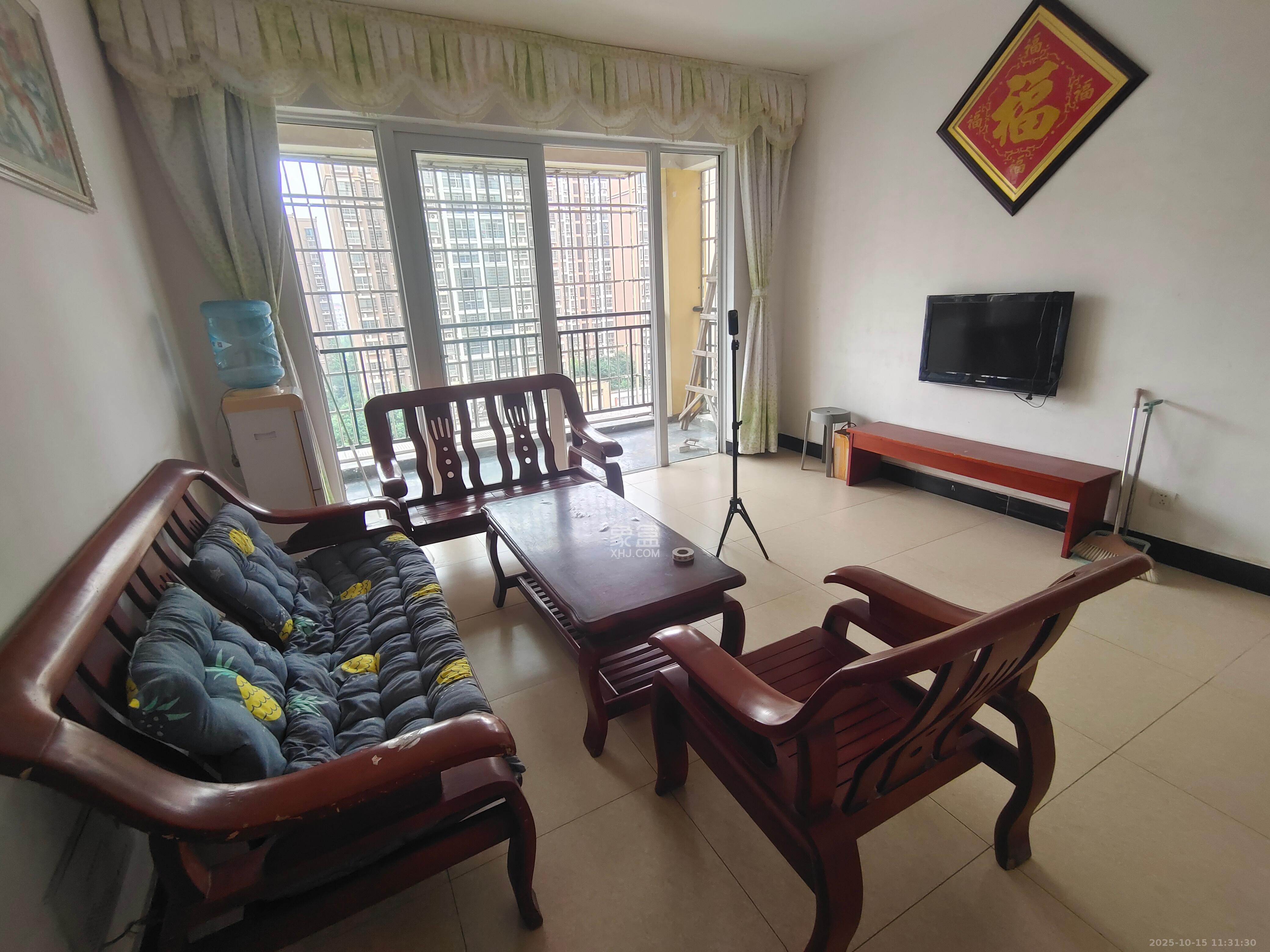 和润园一、二期  3室1厅1卫    1800.0元/月 和润园一、二期  3室1厅1卫    1800.0元/月室内图1