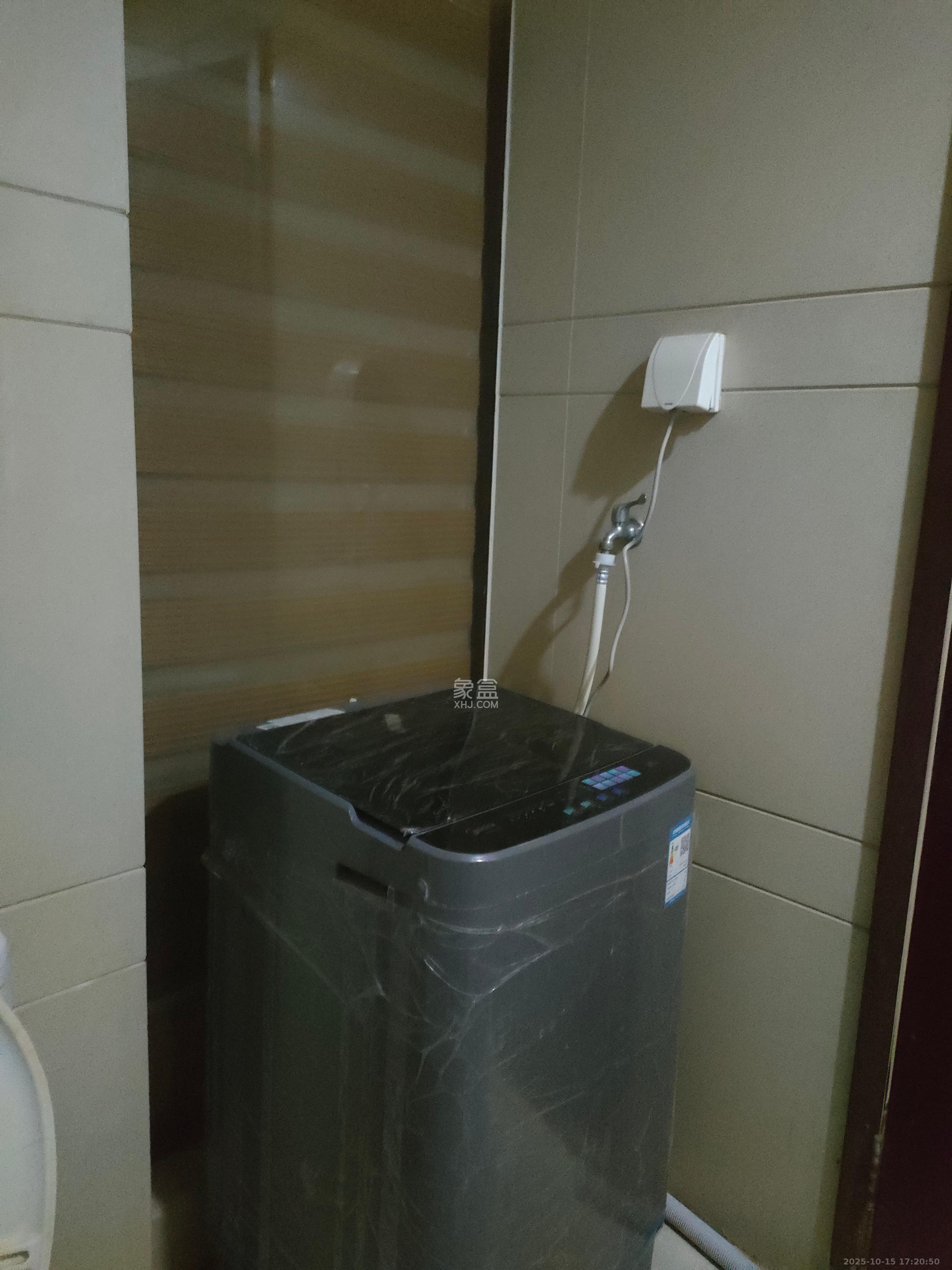 标志商务中心  1室1厅1卫    1000.0元/月 标志商务中心  1室1厅1卫    1000.0元/月室内图