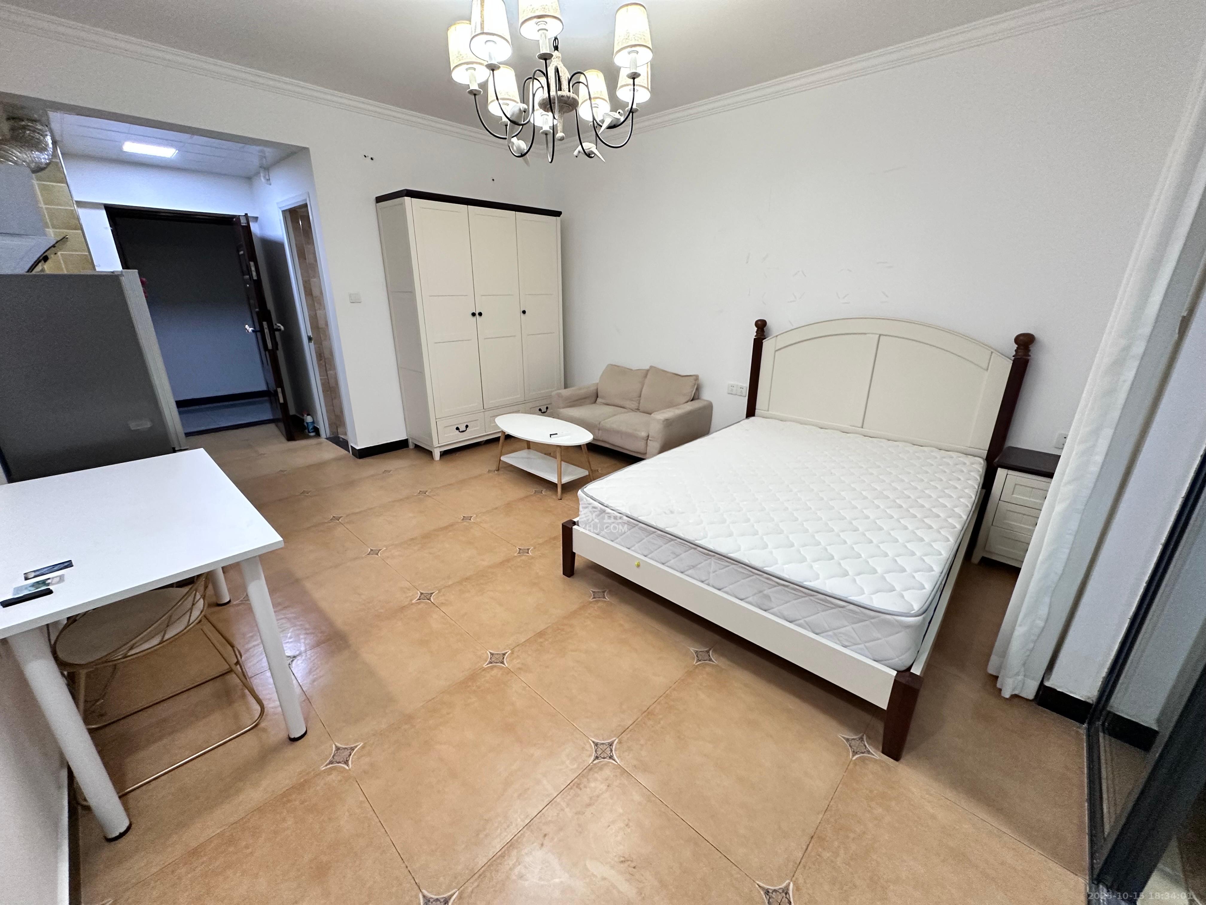 中交里城  1室1厅1卫    1550.0元/月 中交里城  1室1厅1卫    1550.0元/月室内图